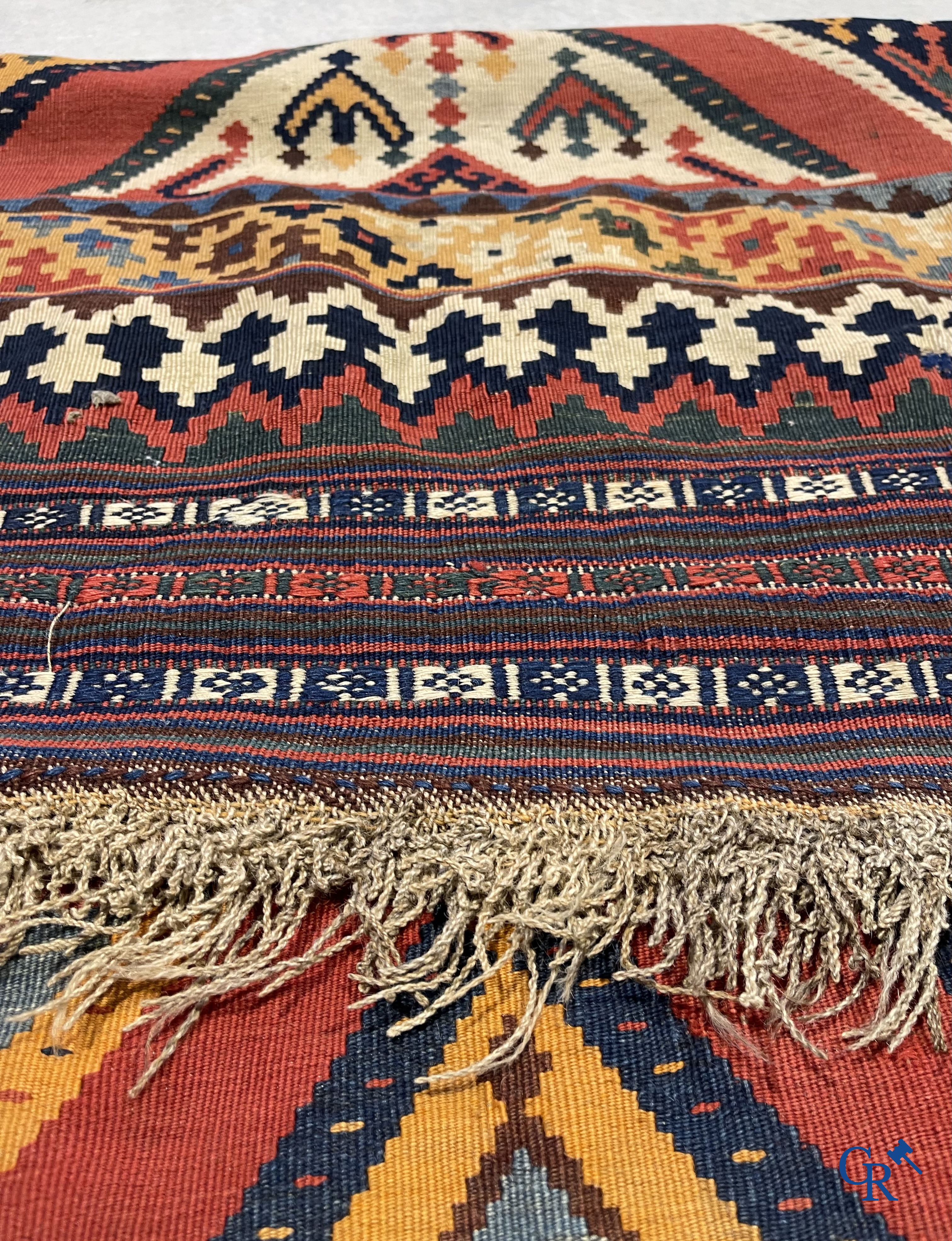 Oosterse tapijten. Handgeknoopt Perzisch tapijt. Kilim.