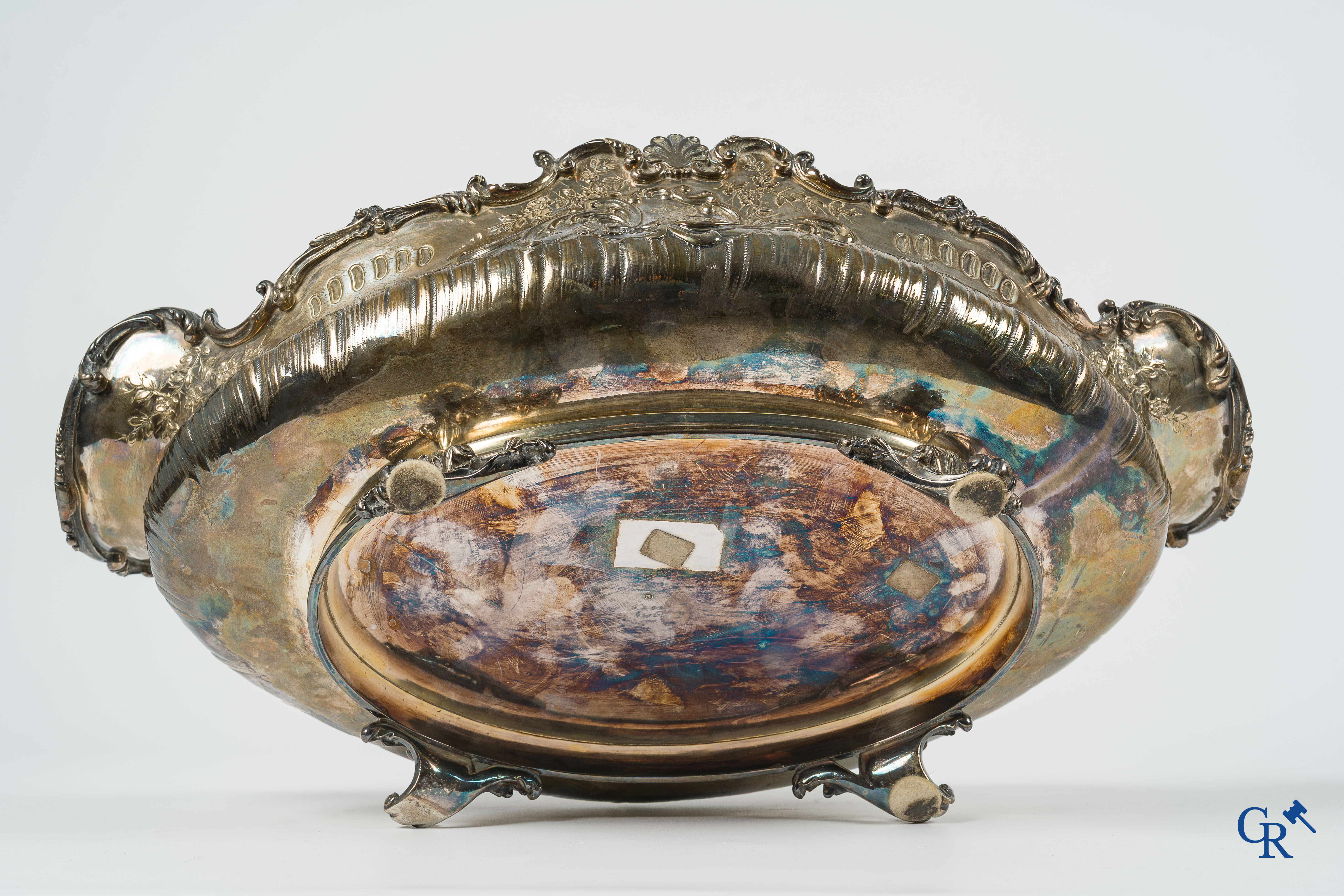 Silver. Decorative center piece or "milieu de table" in silver. Marked with a Minerva head. LXV style.