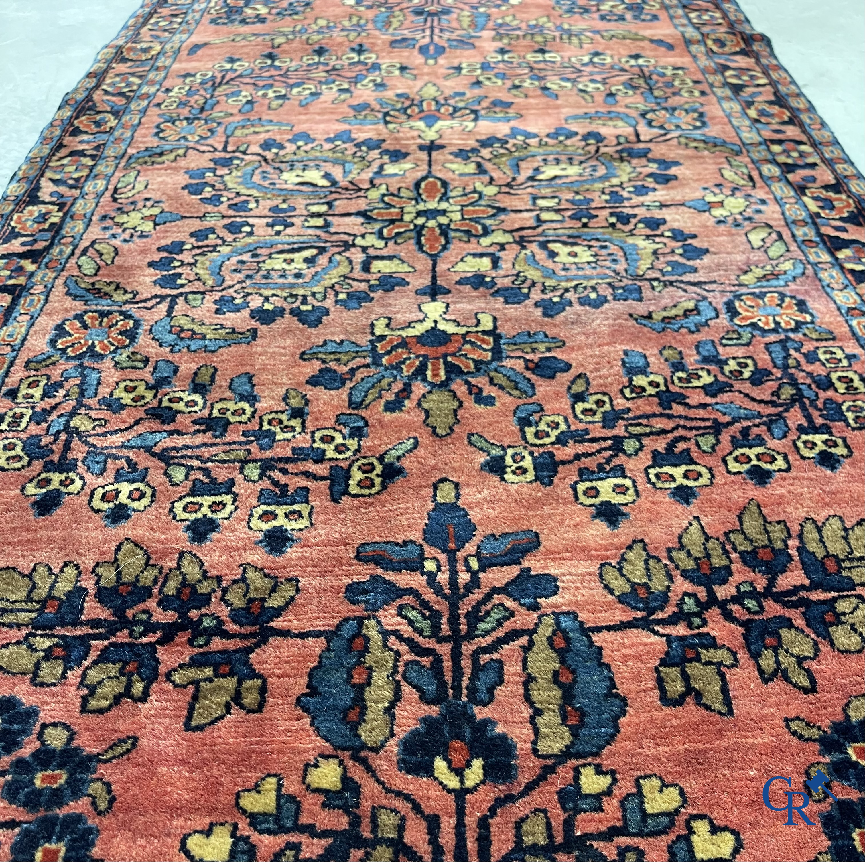 Oosterse tapijten. Sarouk. Antiek handgeknoopt Perzisch tapijt. Floraal decor. Zijde en wol.