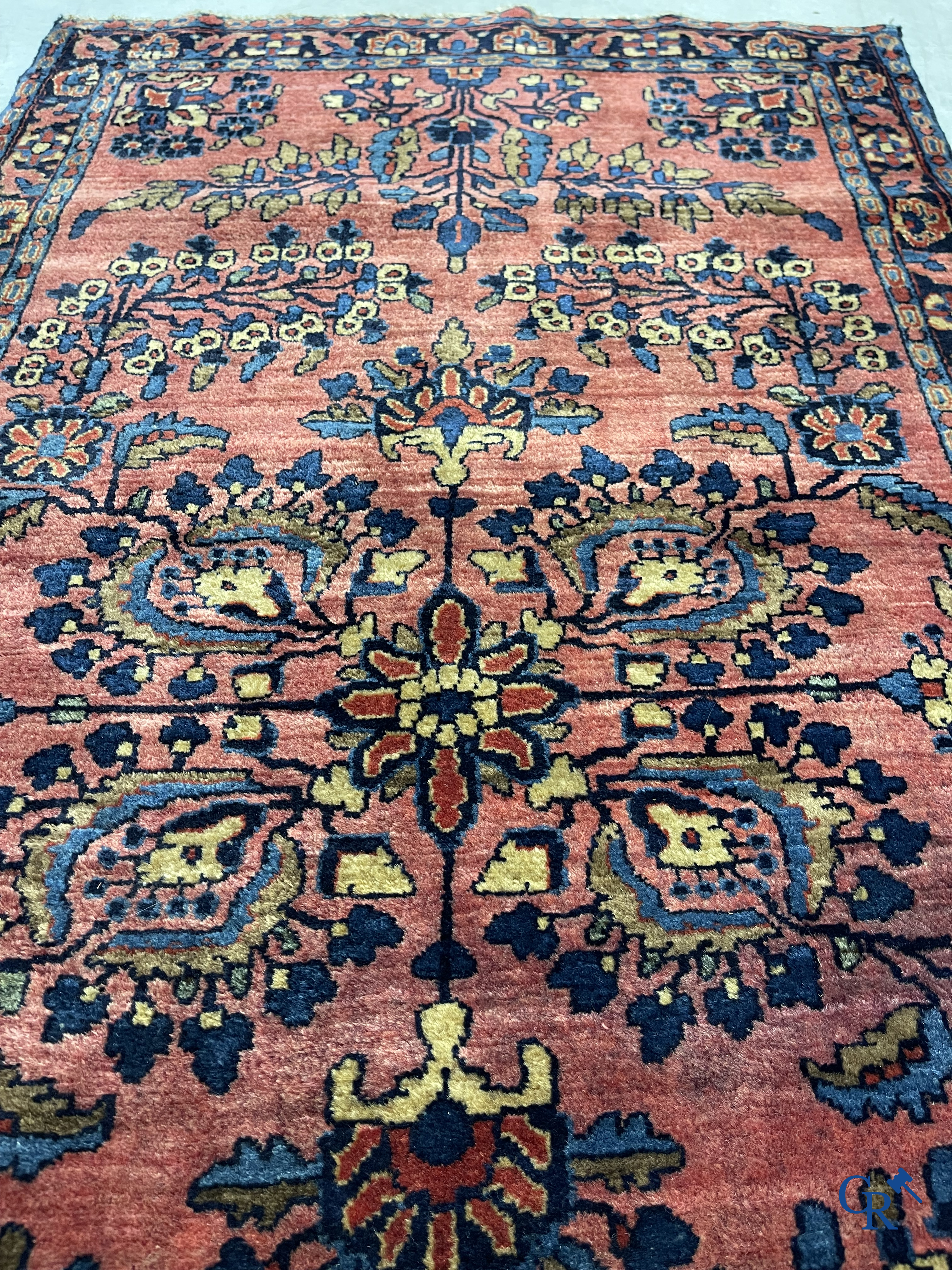 Oosterse tapijten. Sarouk. Antiek handgeknoopt Perzisch tapijt. Floraal decor. Zijde en wol.