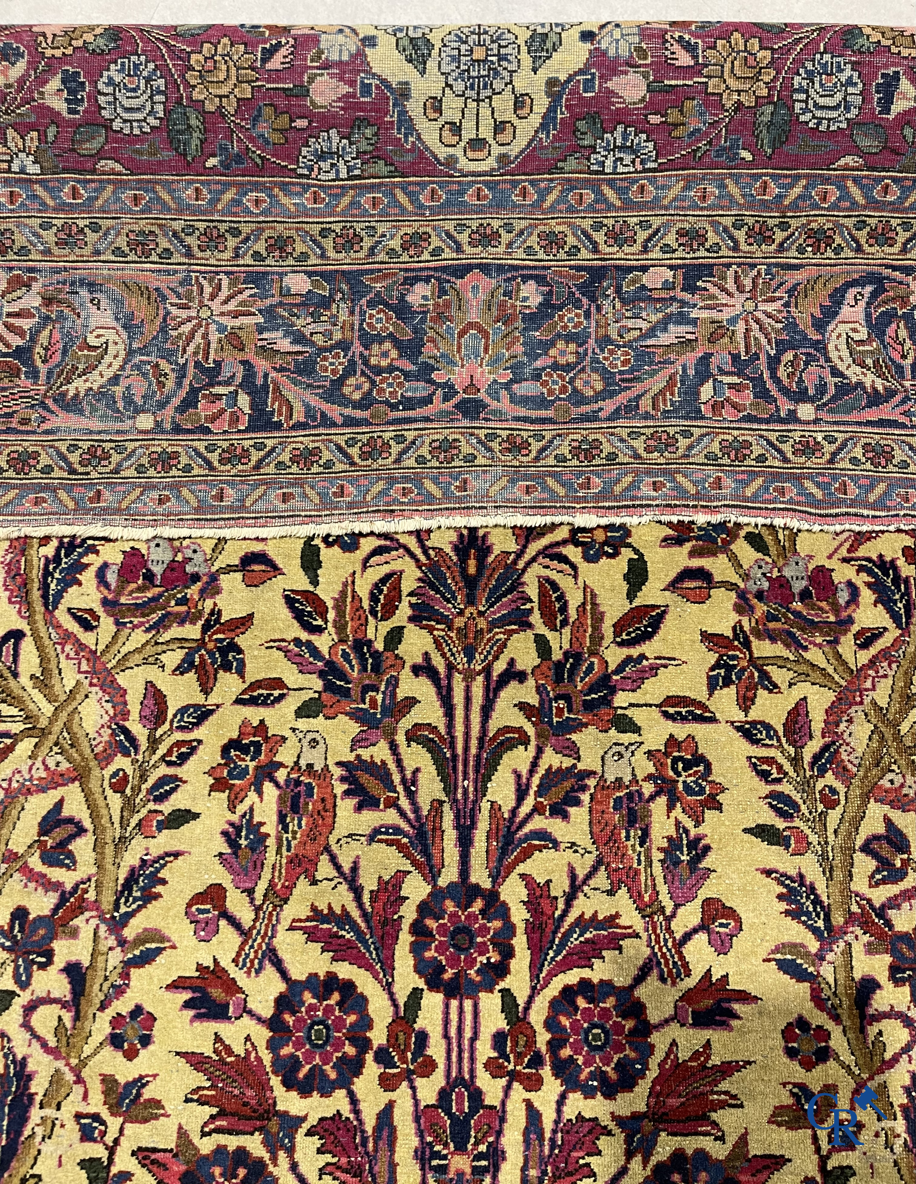 Tapis d'orient. Kashan. Tapis persan antique en soie avec motif arbre de vie.