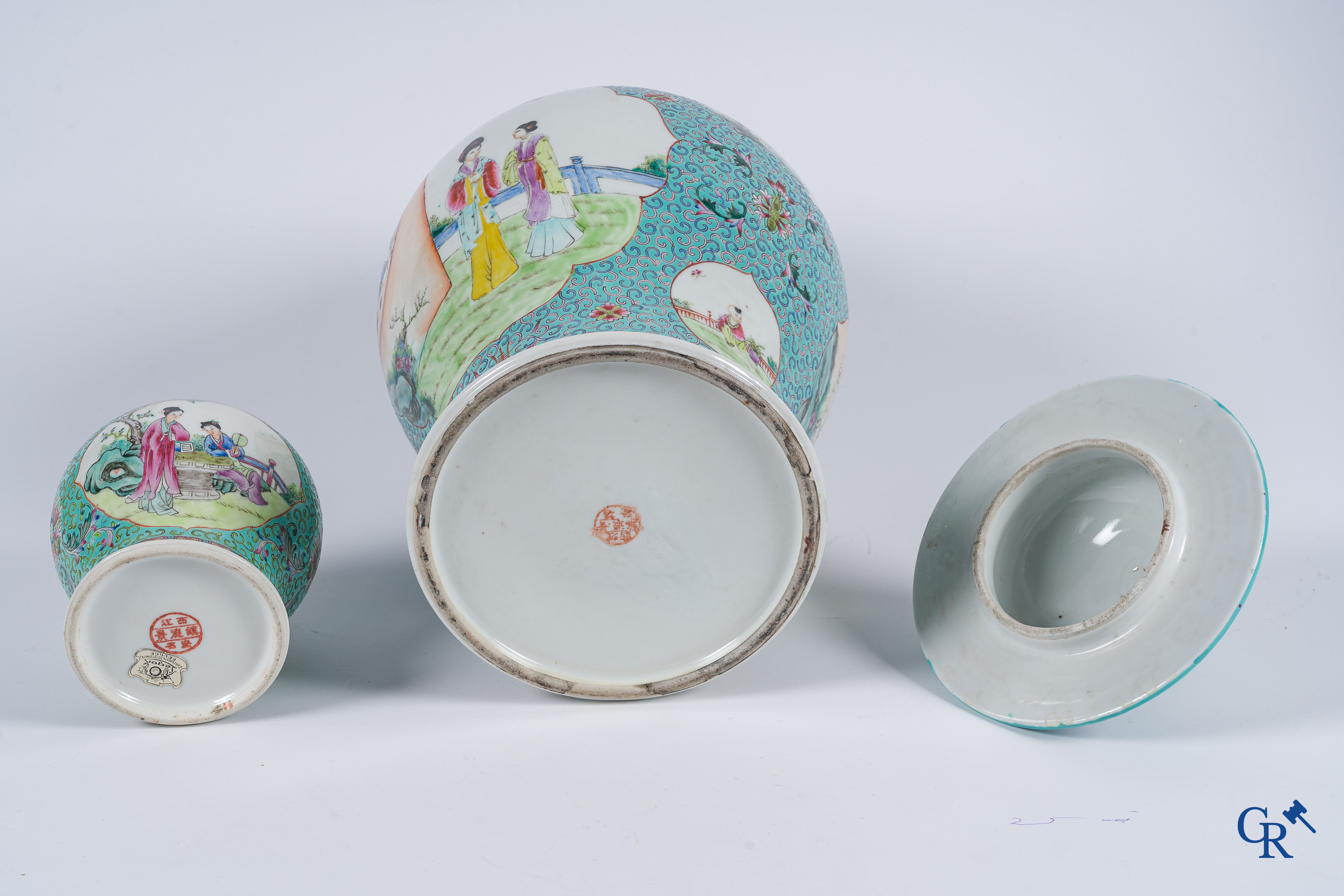 Asian Art. Chinese porcelain. Lot of 3 Chinese vases. 20th century.