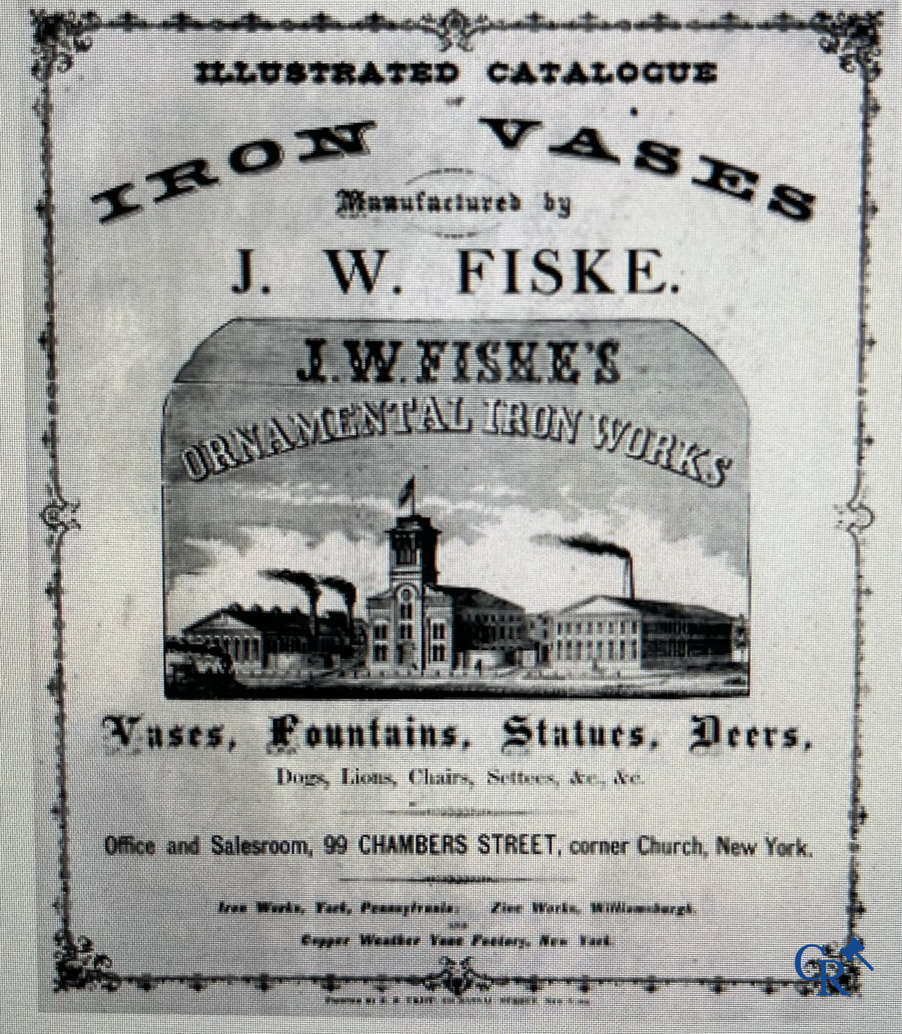 Groot tuinbeeld van een staand hert, hoogstwaarschijnlijk gemaakt door J.W. Fiske & Company. Circa 1930.