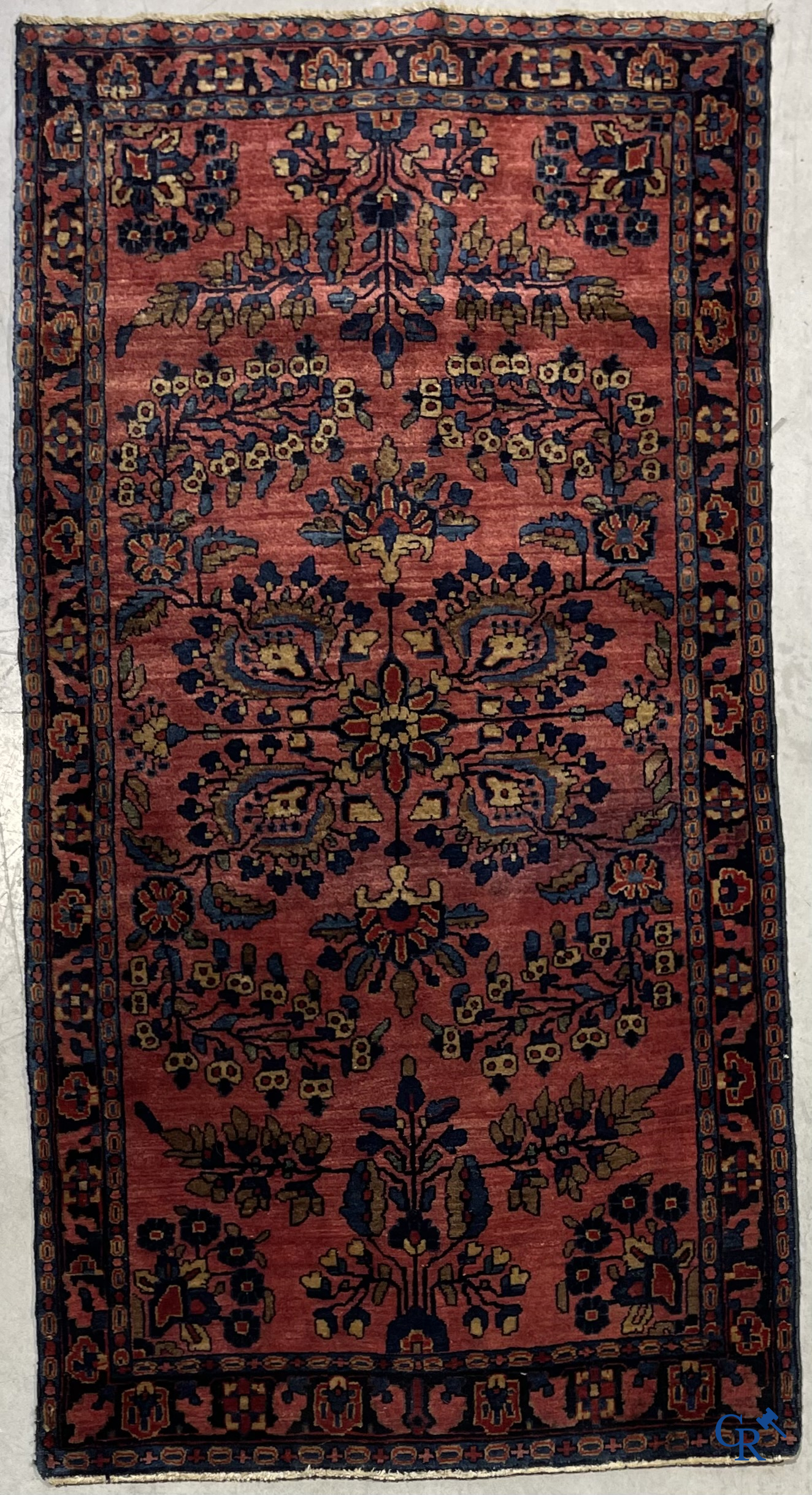 Oosterse tapijten. Sarouk. Antiek handgeknoopt Perzisch tapijt. Floraal decor. Zijde en wol.