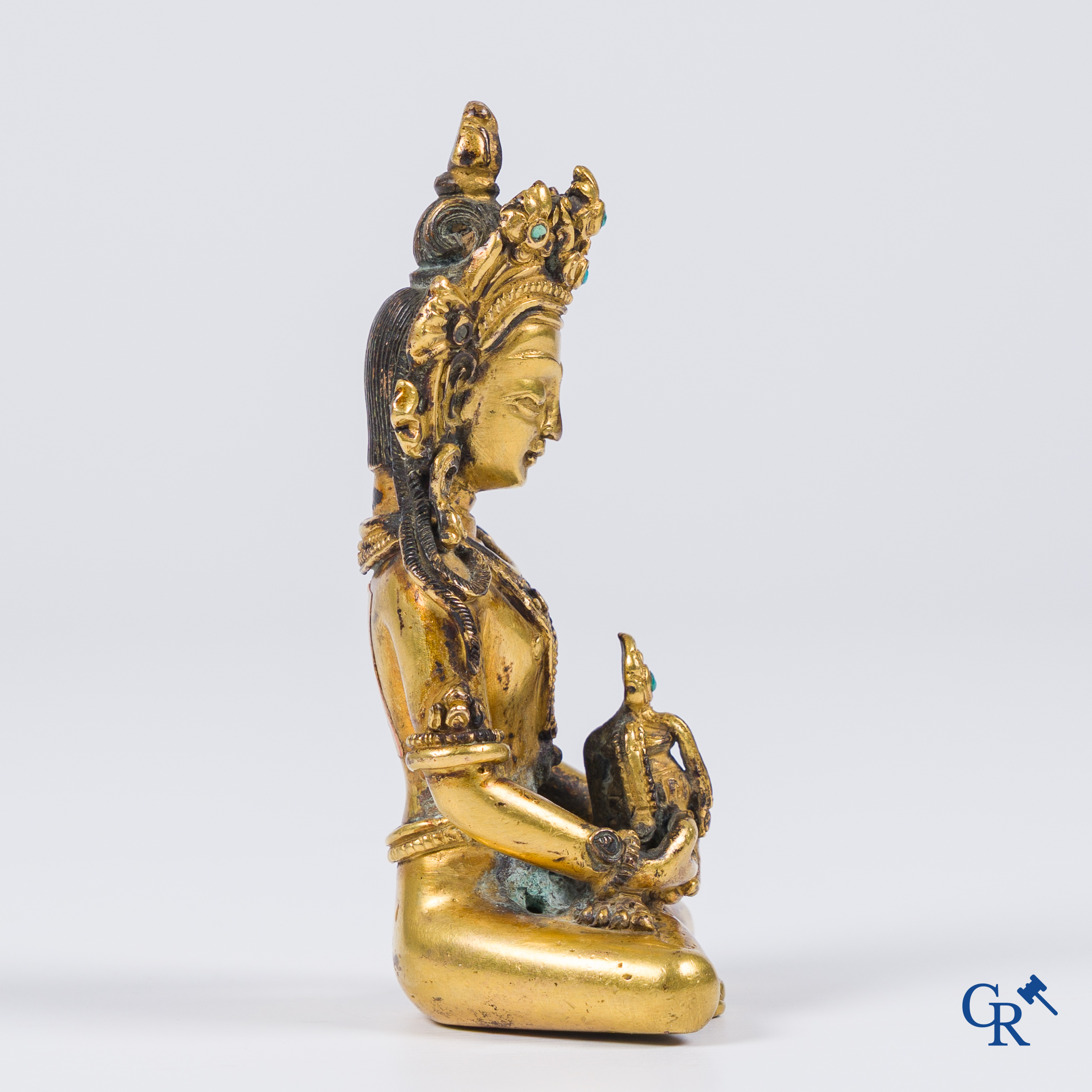 Aziatica, een uitzonderlijke fijn vergulde met turquoise ingelegde bronzen Sino-Tibetaanse voorstelling van Vajrasattva.