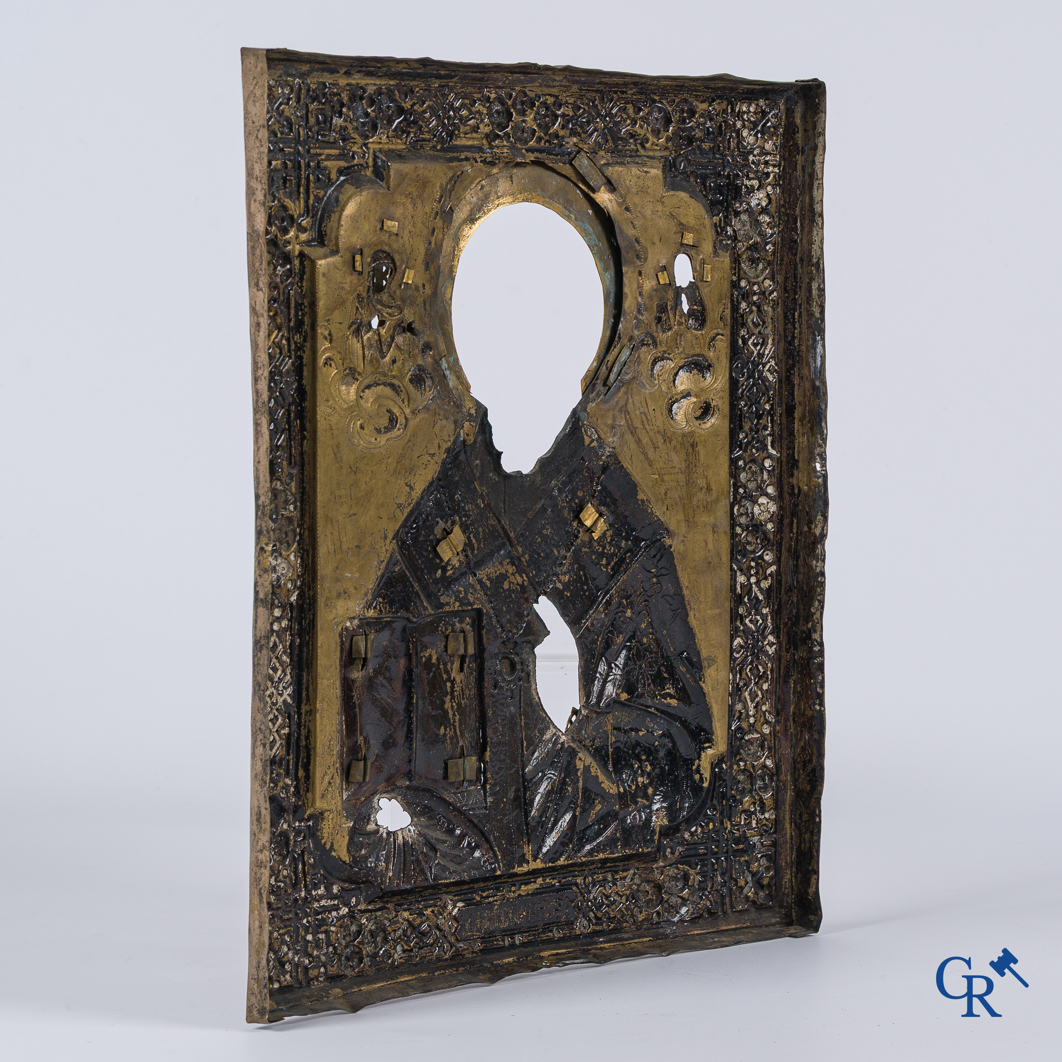 Icoon met voorstelling van Sint Nicolaas. Tempera op paneel. Oklad in messing. 19e eeuw.