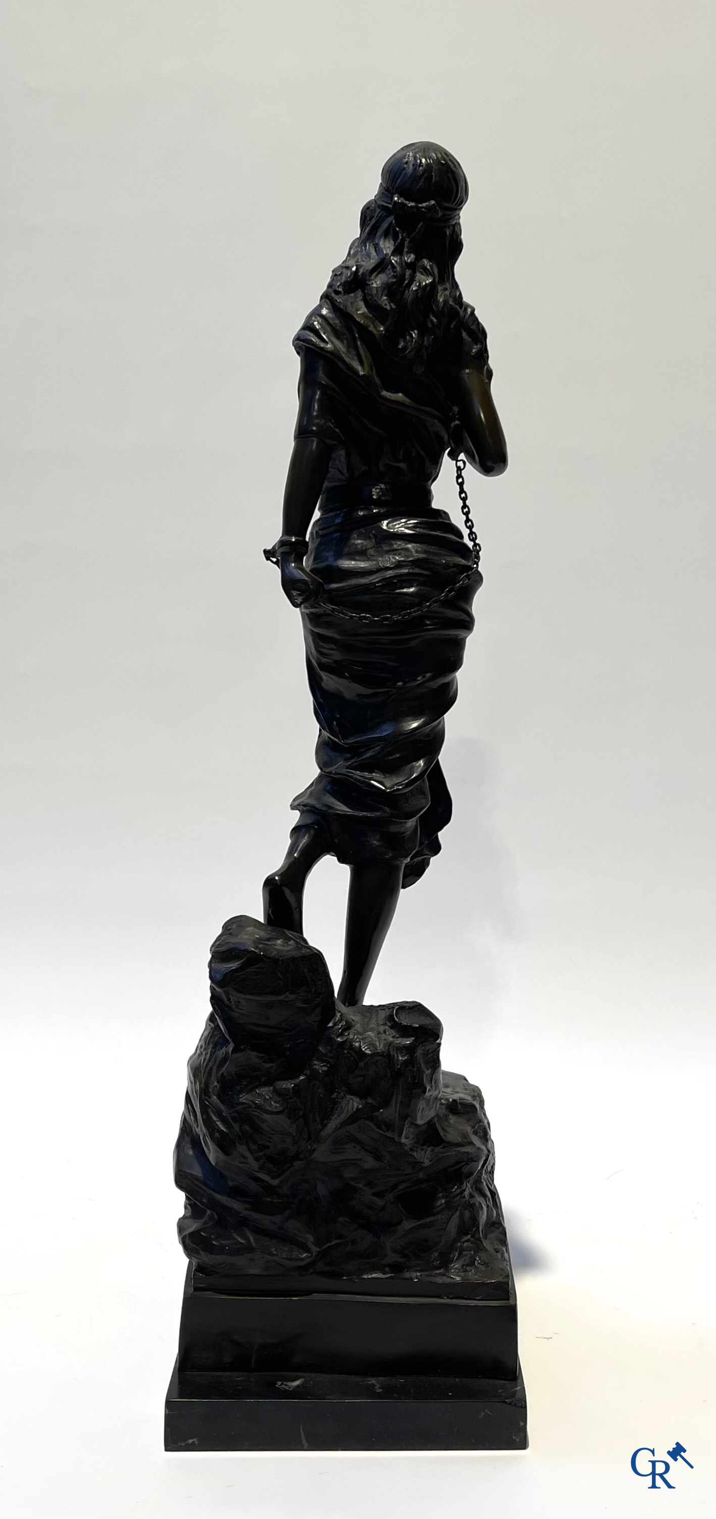 Bronze statue (posthumously) after Emmanuel Villanis. “Prise de corsaire”.