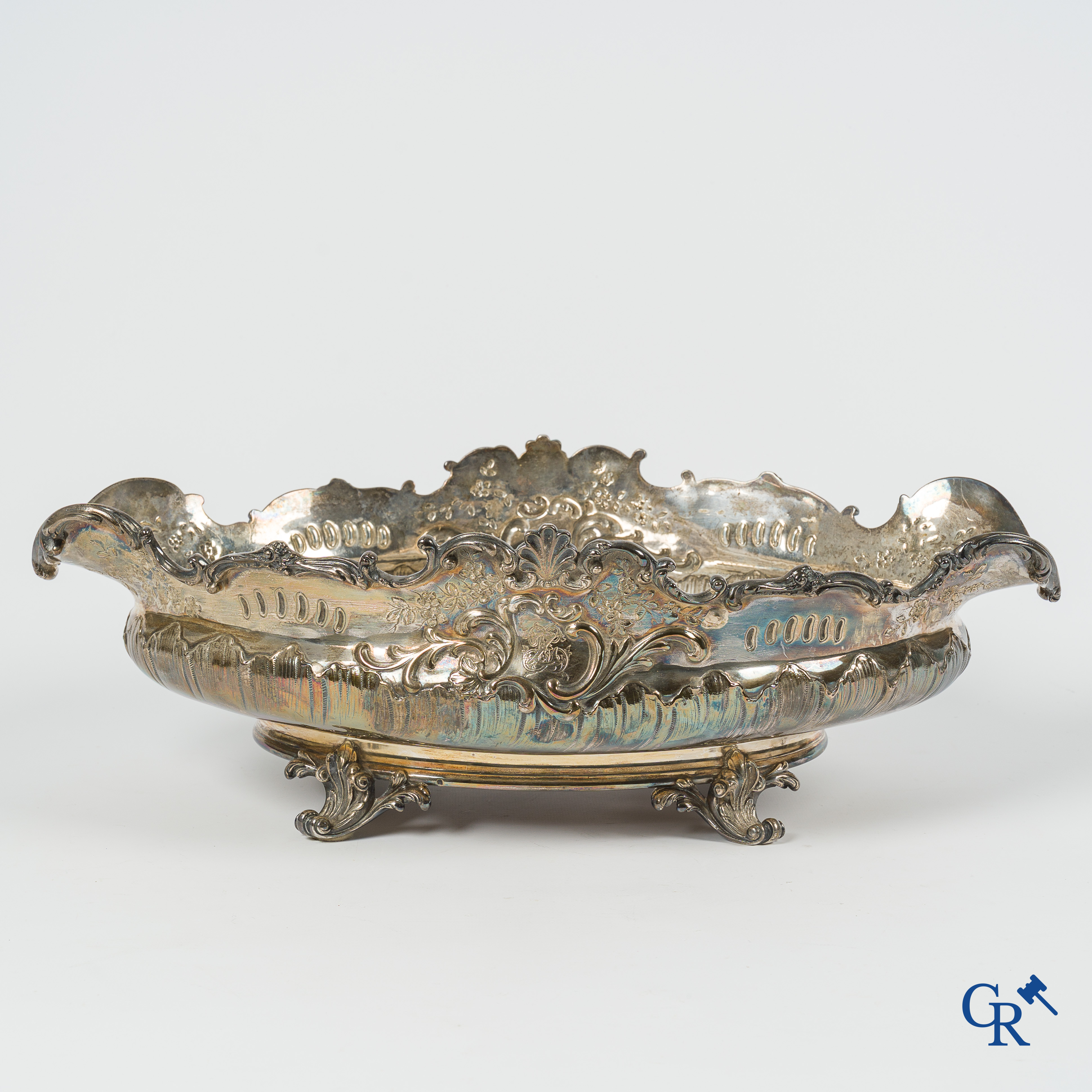 Zilver. Siercoupe of "milieu de table" in zilver. Gemerkt met een Minerva hoofd. LXV-stijl.