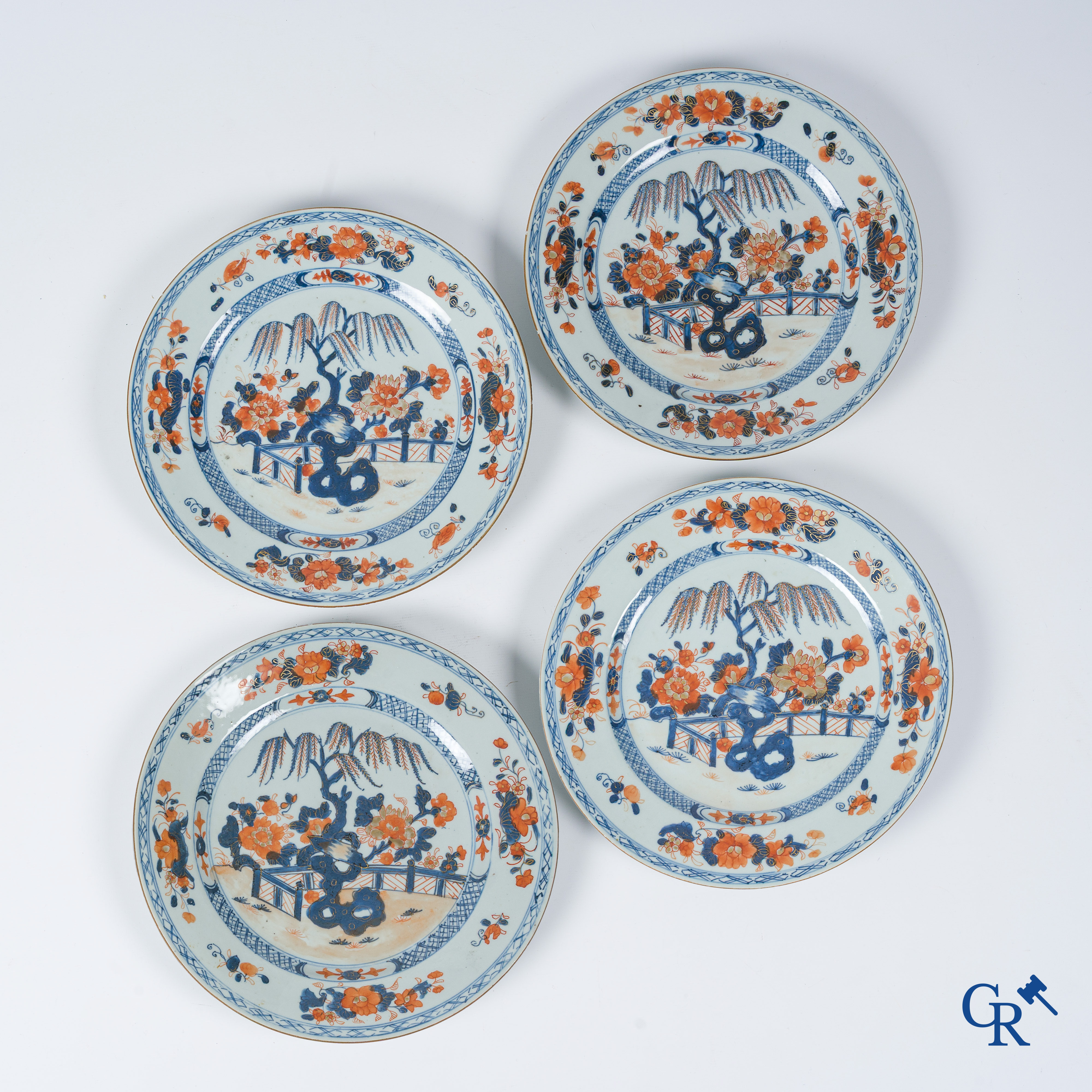 Aziatica. Chinees porselein. 4 borden in Chinees porselein met imari decor. Qianlong periode.