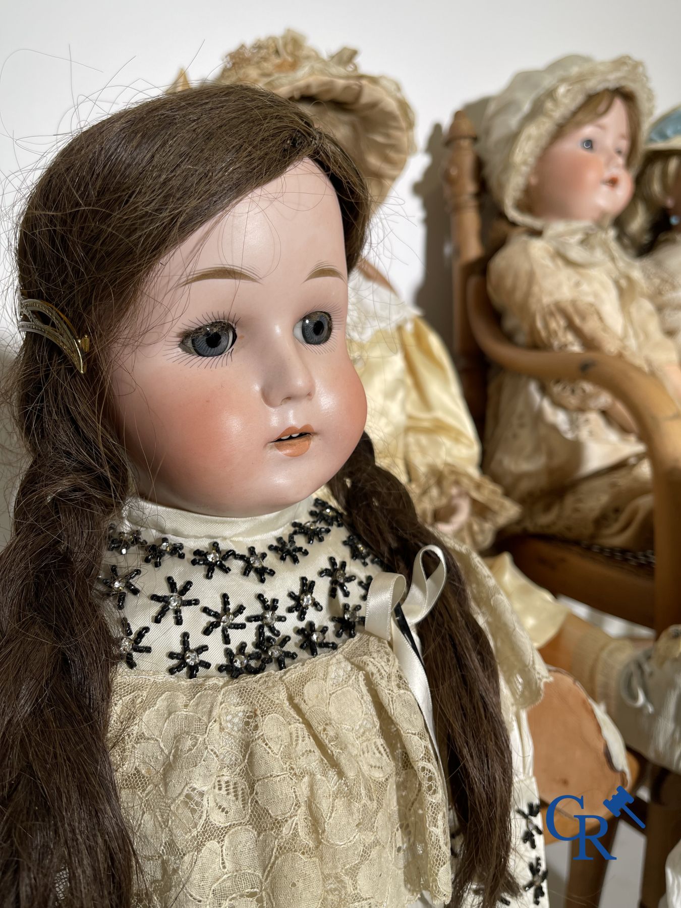 Toys: antique dolls: 6 German dolls with porcelain heads.