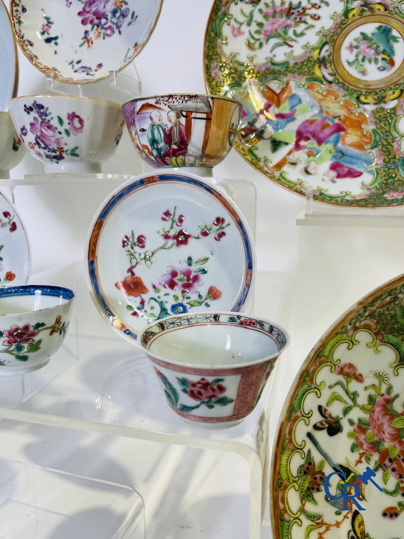 Porcelaine chinoise: 16 pièces de porcelaine chinoise XVIIIème et XIXème.