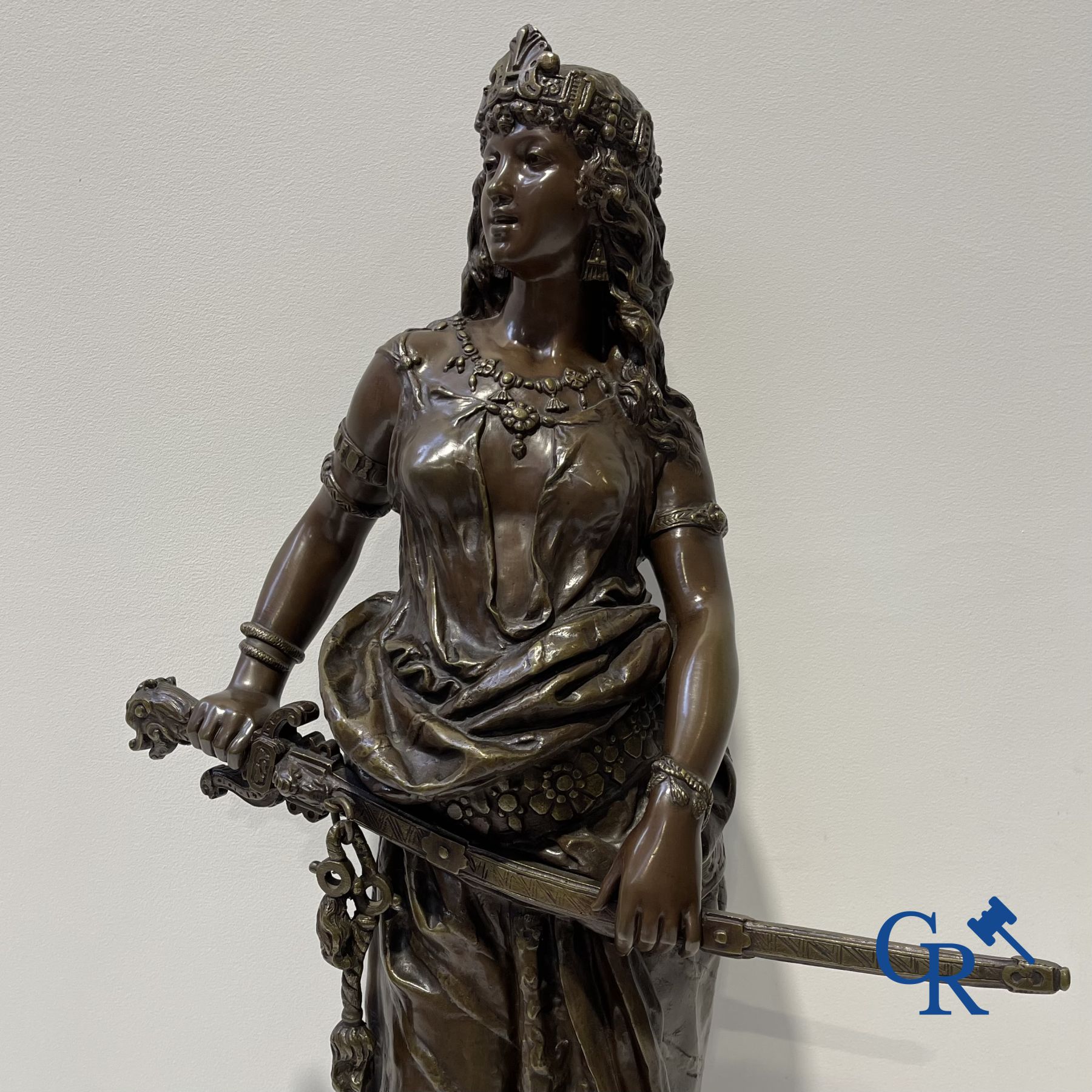 Charles Octave Levy (1840-1899) Salomé, sculpture en bronze avec une représentation d'une femme orientale. XIXe siècle.