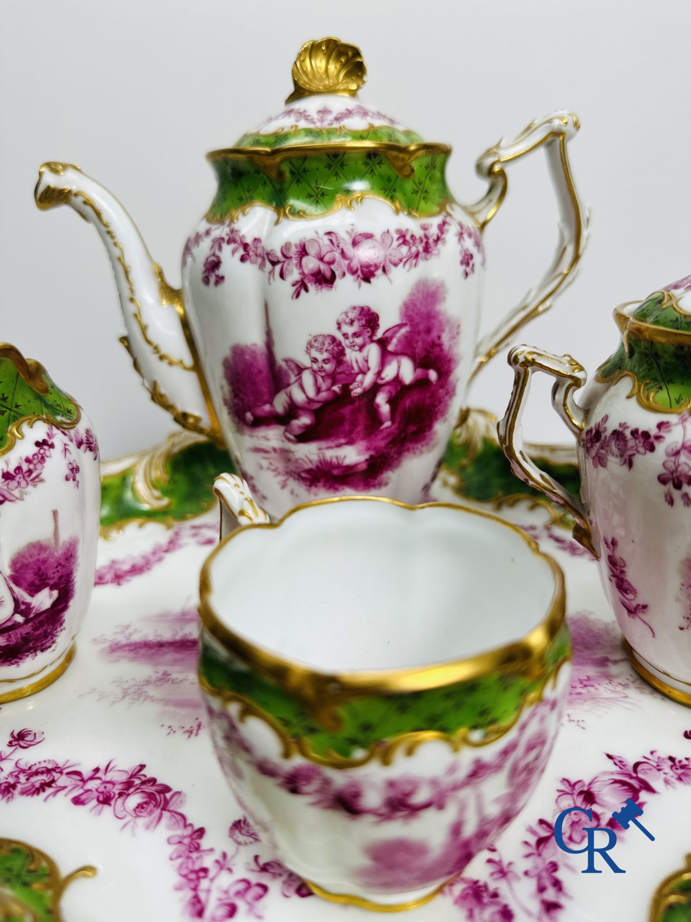 5-piece tableware so-called "egoist"  in multi-coloured decorated and raised decorated and gilded porcelain. 19th century.