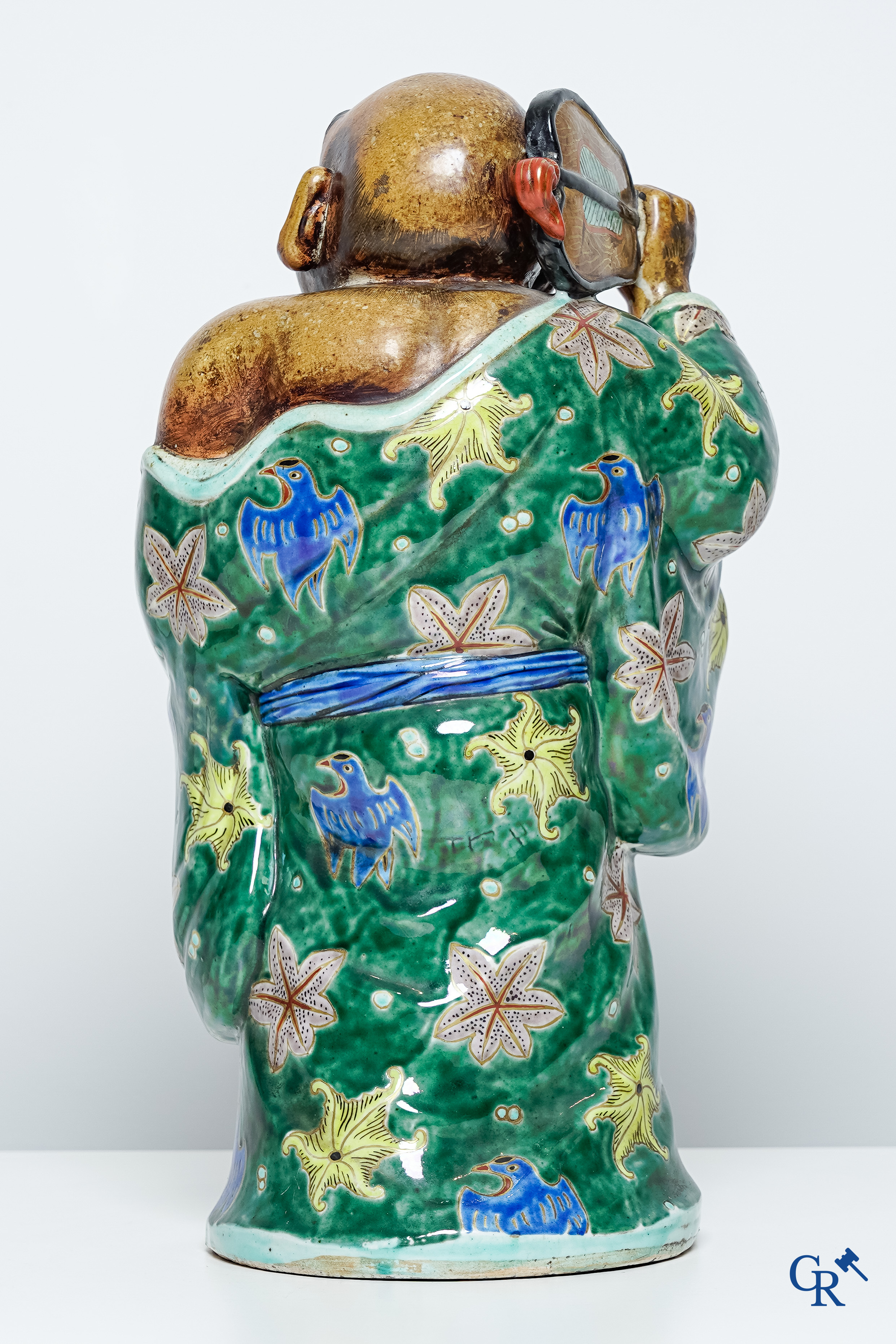 Art Asiatique: Grand personnage en porcelaine japonaise. 19ème siècle. Marqué.