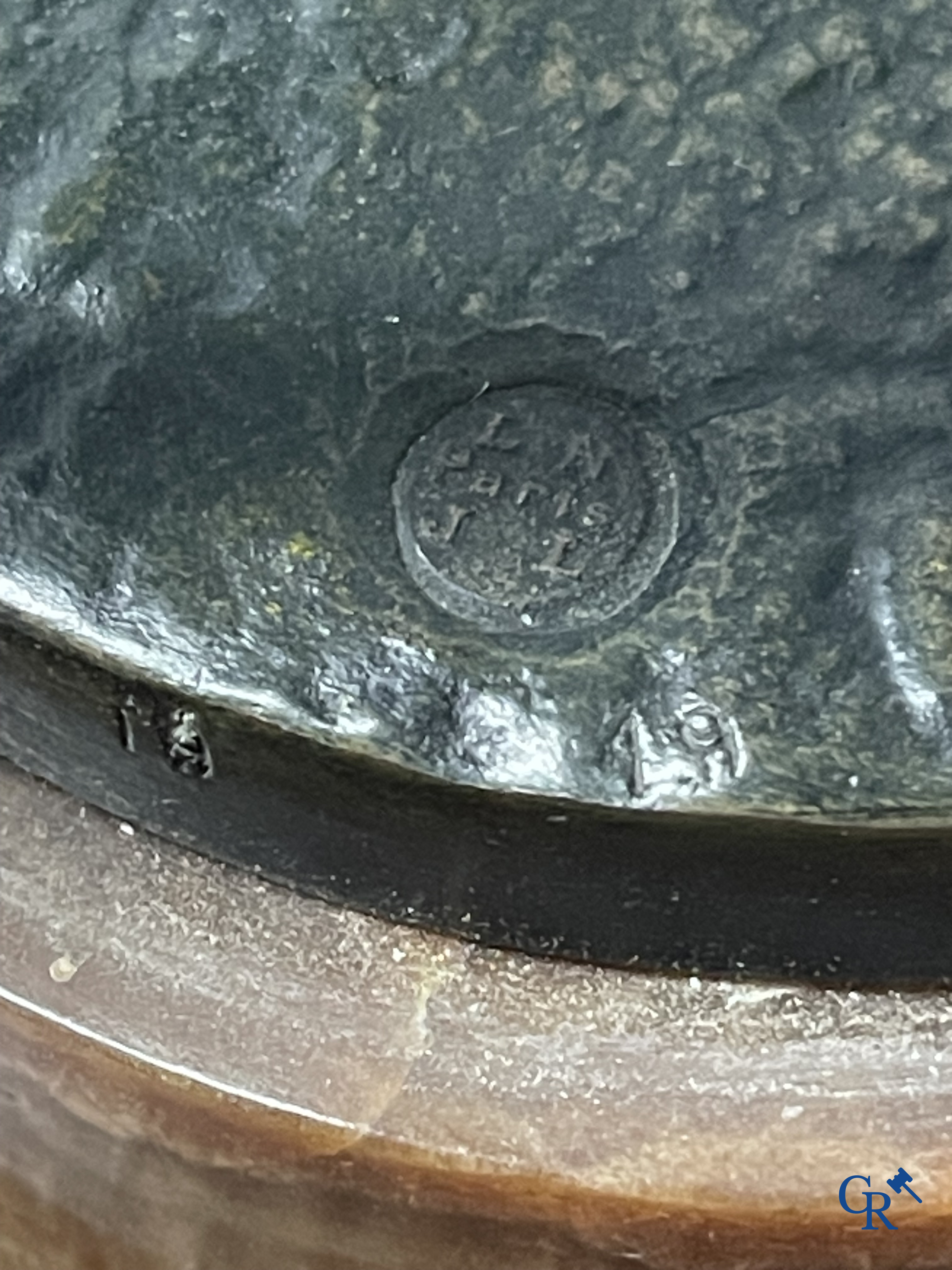 Art Deco, André Gilbert. Milieu de table in brons en onyx. Gieterij LN Paris JL. Circa 1930.