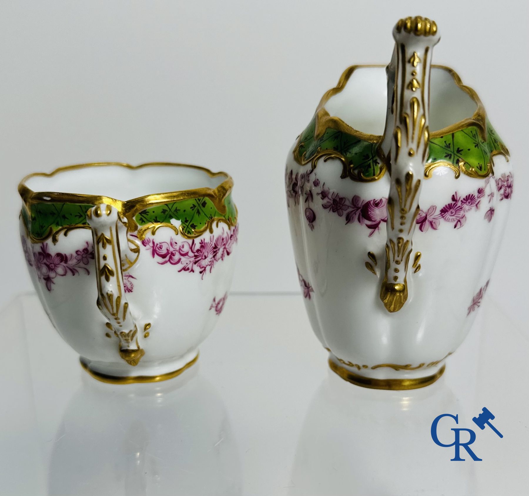 5-piece tableware so-called "egoist"  in multi-coloured decorated and raised decorated and gilded porcelain. 19th century.