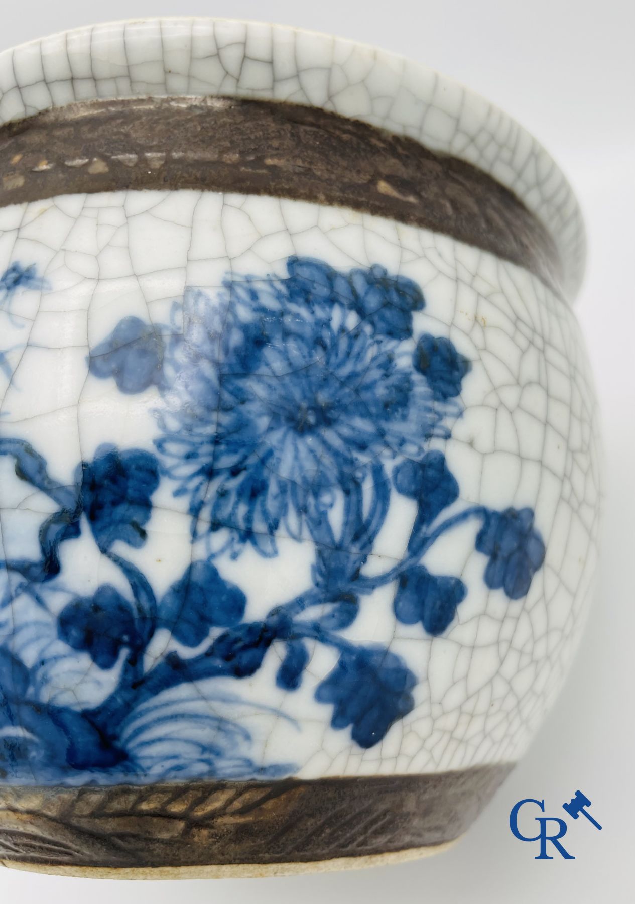 Chinese porcelain: Chinese blue and white bowl, Nanking. 19th century.