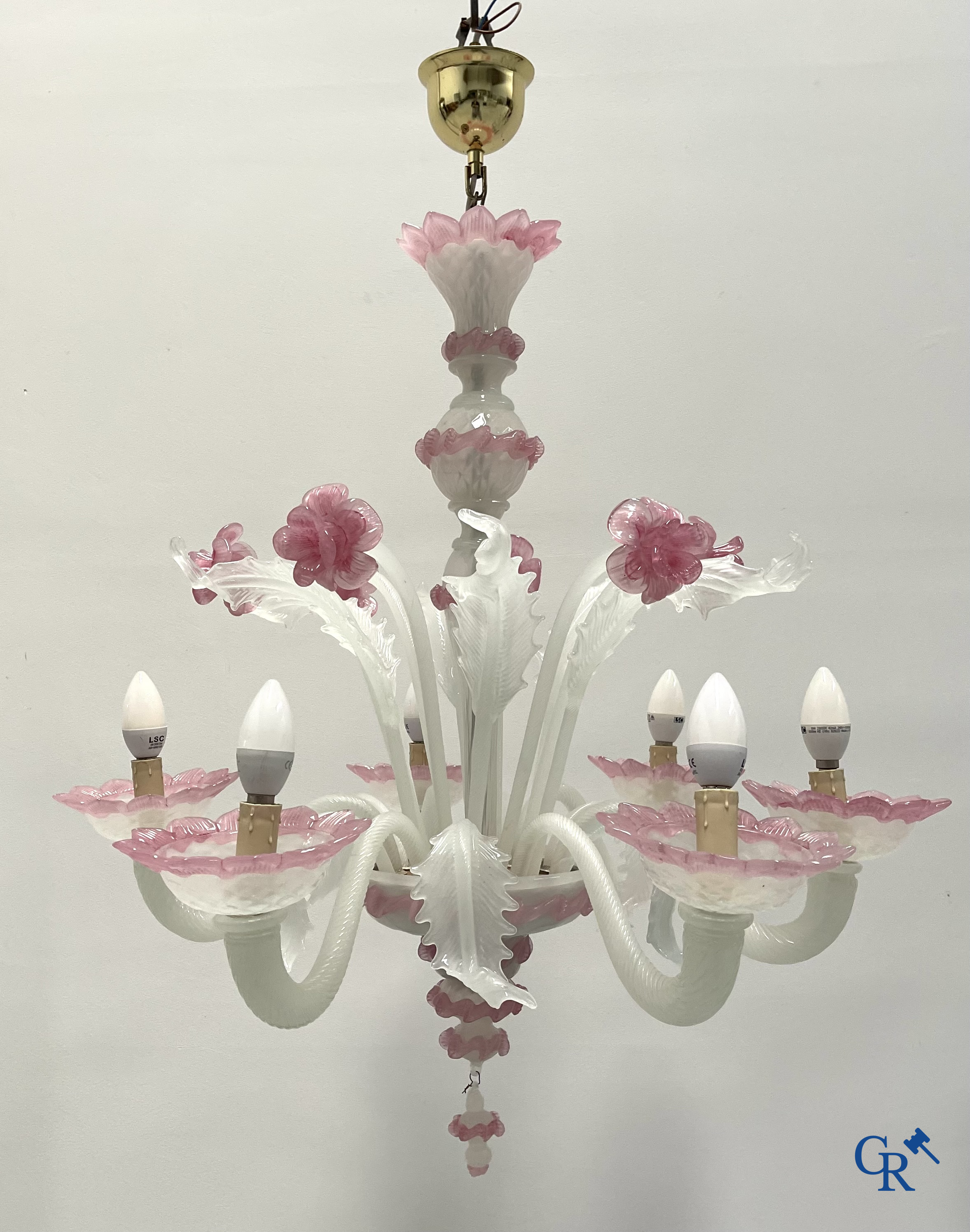 2 grands lustres vénitiens.