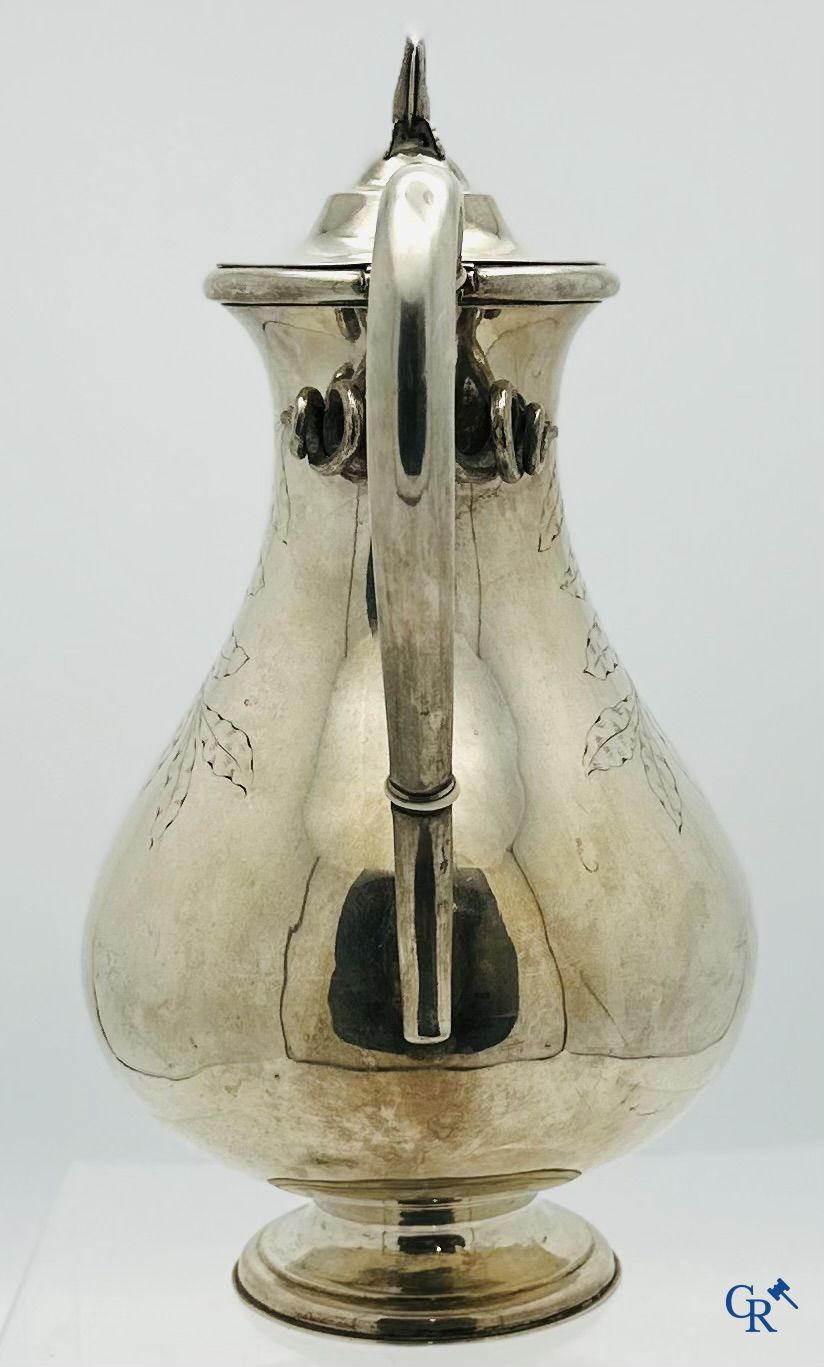 Silver: Jug in silver, multiple hallmarks.