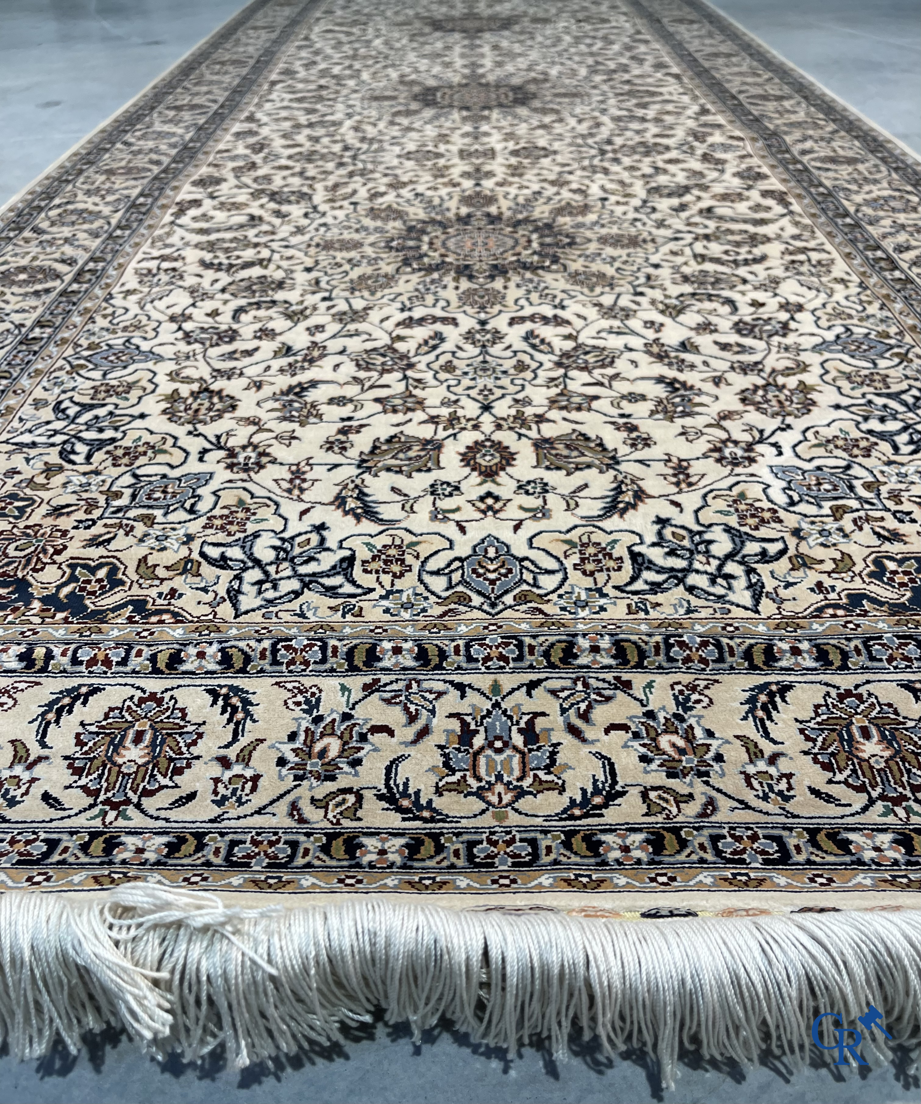 Oriental carpets: Nain, an exceptional carpet runner in silk.