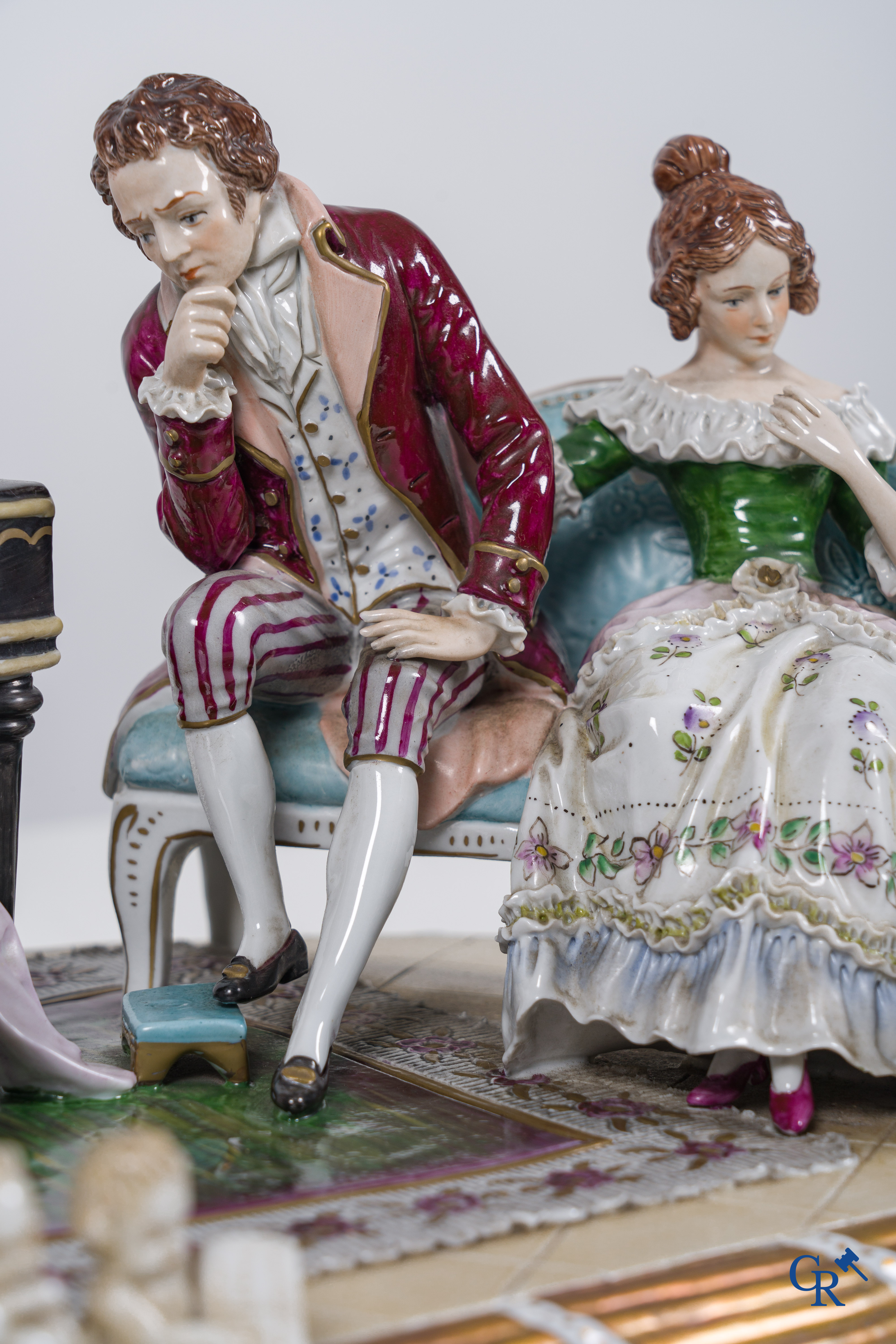 Porcelaine européenne, Sitzendorf, "Die Intimen bei Beethoven". Exceptionnel groupe en porcelaine de Saxe. Marqué.