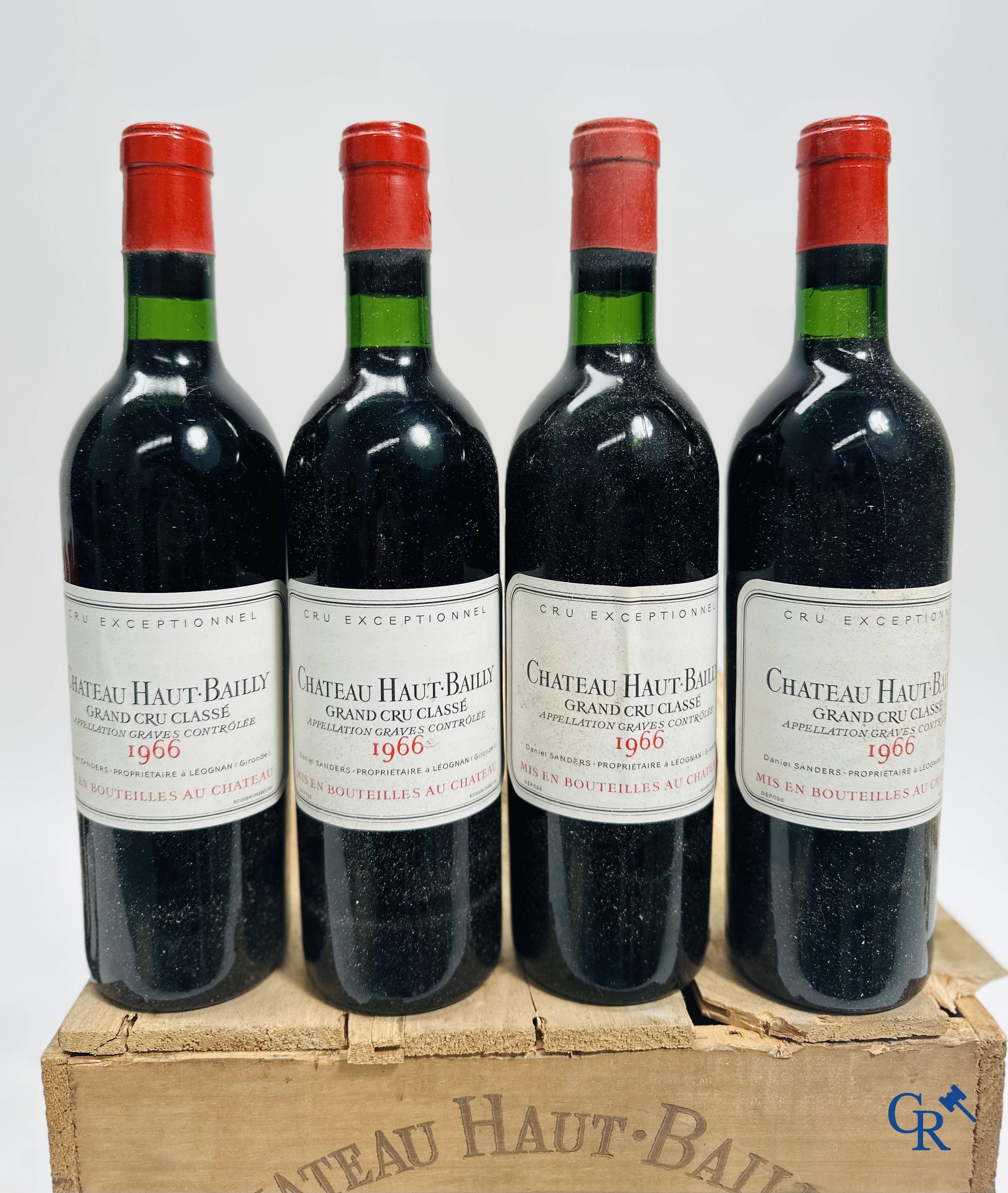 Wijn - Bordeaux: Château Haut-Bailly 1966, 0,75L. Rouge. Grand Cru Classé.