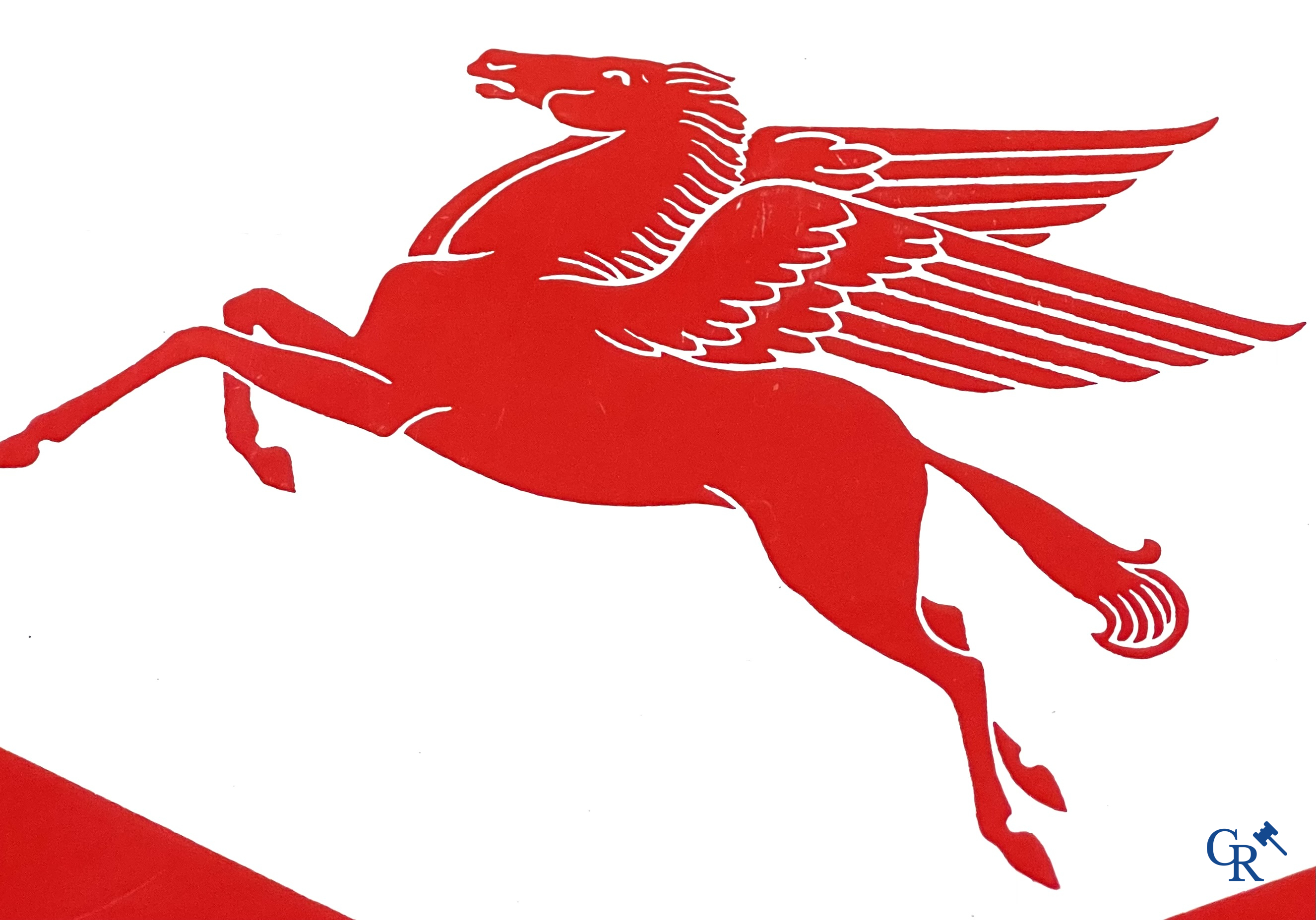 Mobiloil, Emaille reclamebord met grijze omranding en de Mobiloil Pegasus. Emaillerie Belge, T.P. Bruxelles 1953.