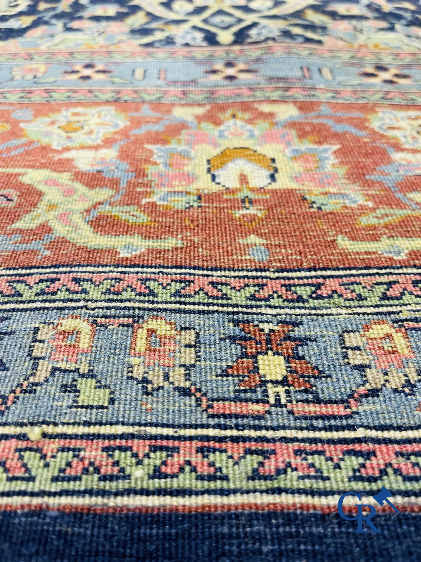 Oriental carpets: Persian carpet in wool. Floral decor.