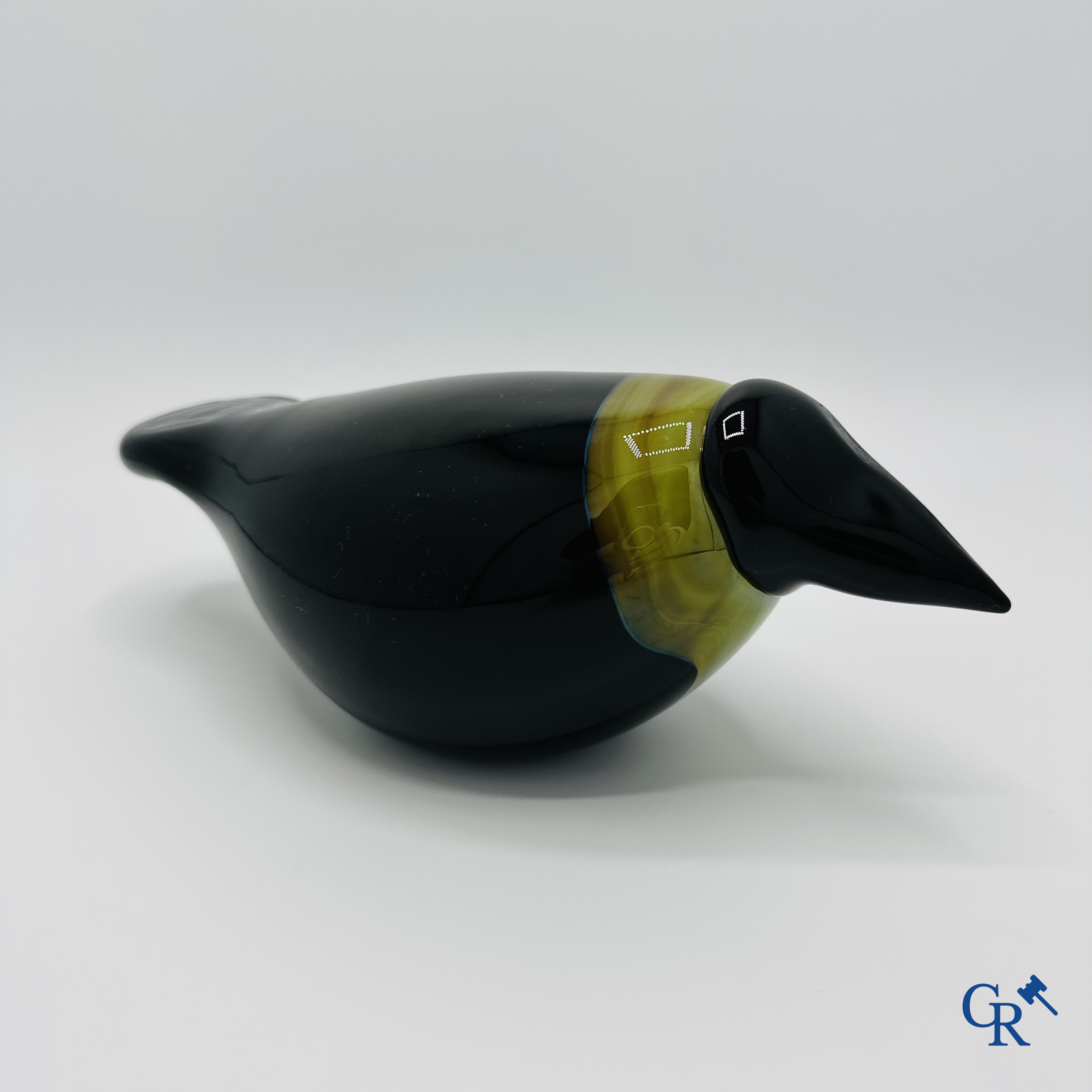 Oiva Toikka (1931-2019): Bird in Glass. Signed. O toikka + label Nuutajarvi 1793 Made in Finland.