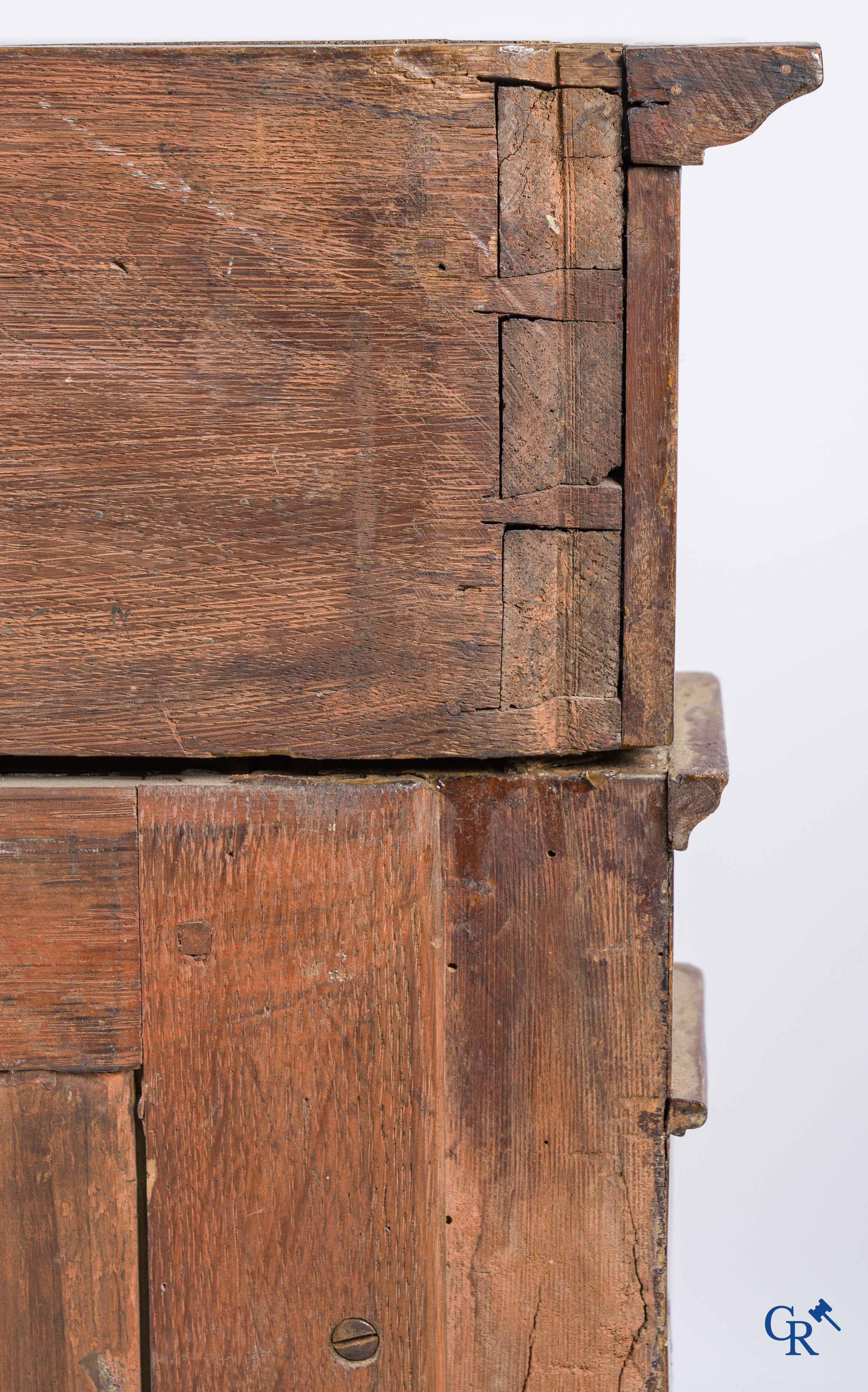 Empire tijdperk, een console in mahonie met vergulde Egyptische bustes. Gemerkt Jacob. Circa 1810.