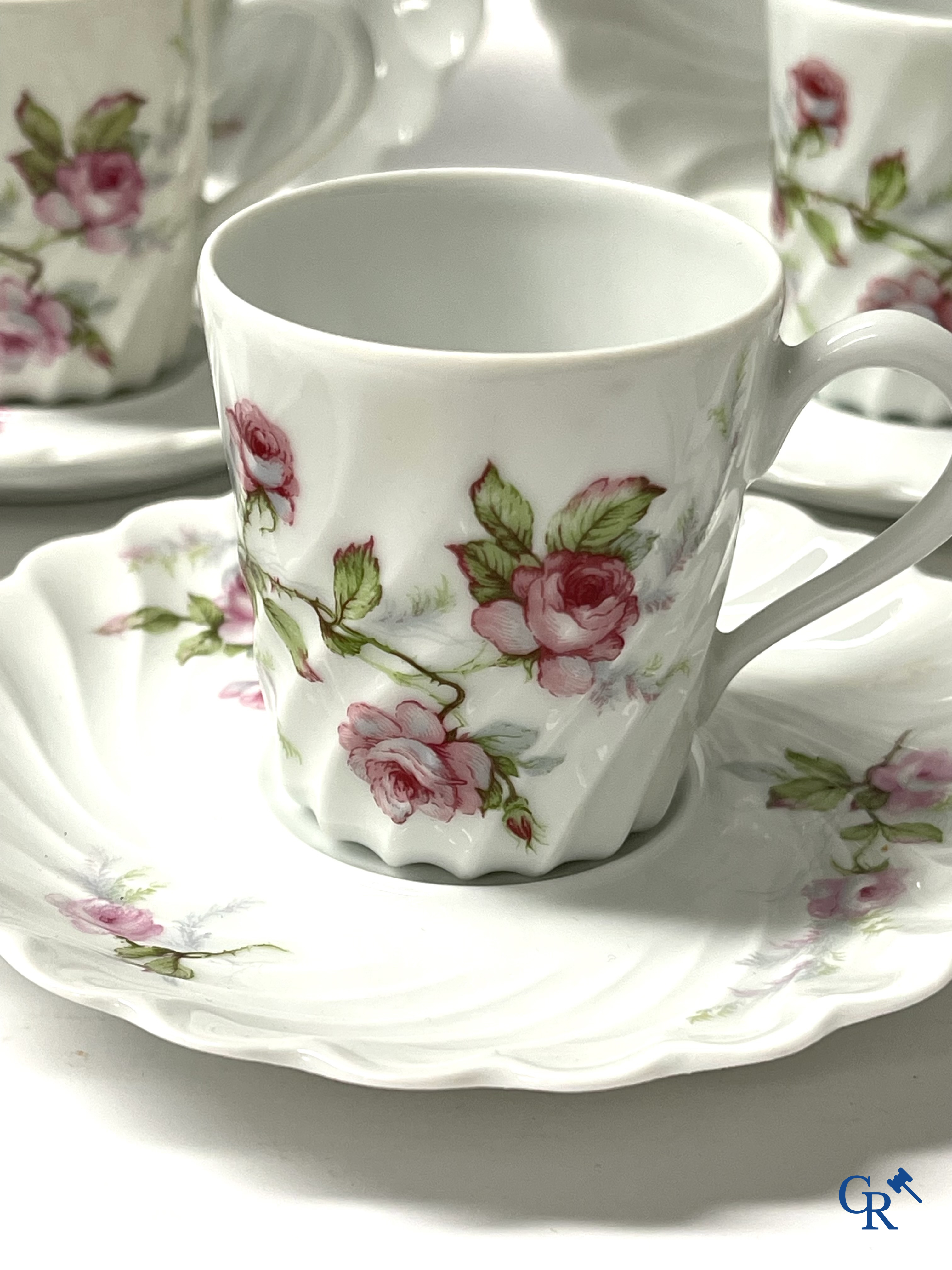 Haviland Limoges. Service à café peinte à la main en porcelaine française. Vers 1900.