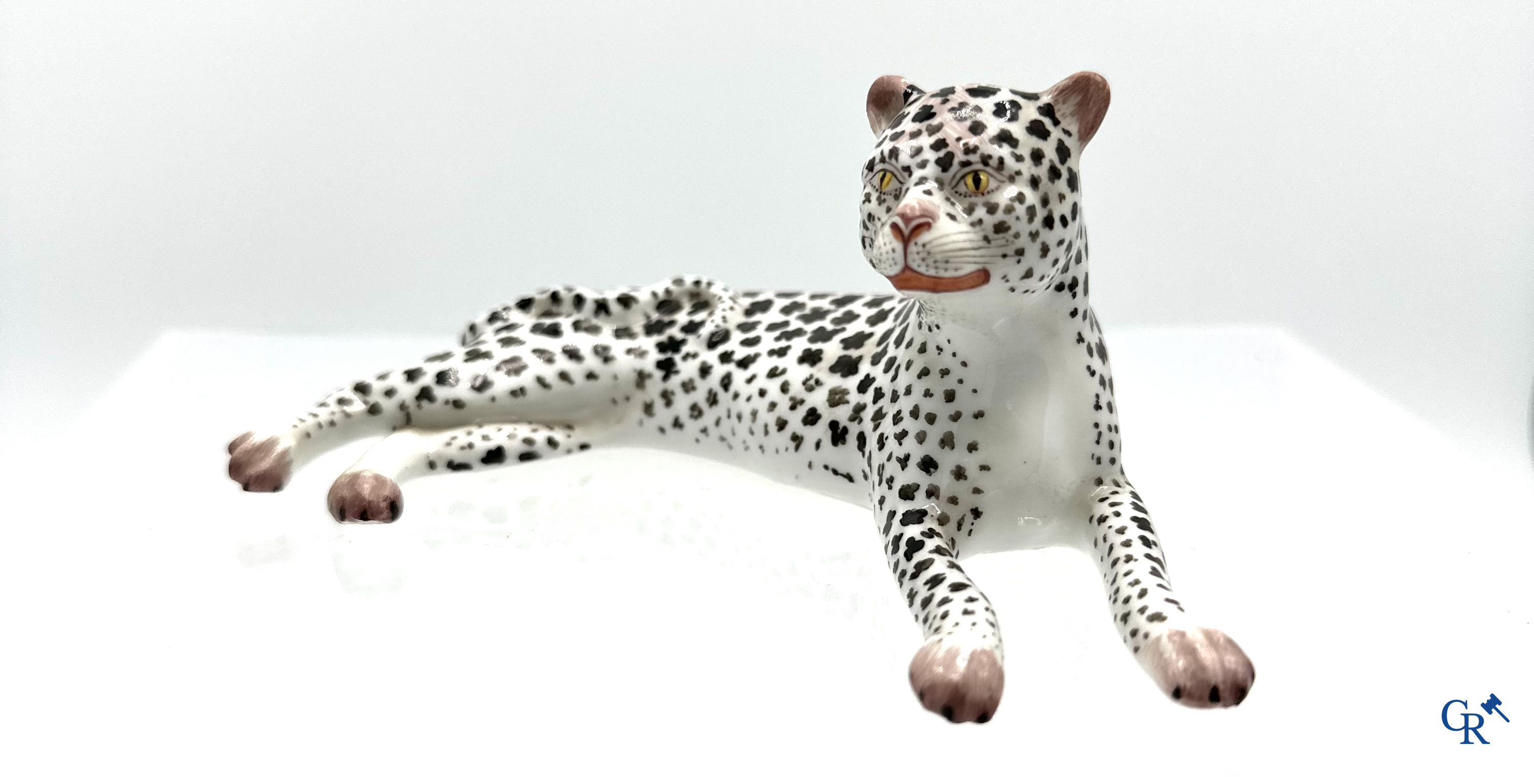 Meissen: Model of a leopard in Meissen Porcelain. Marked.