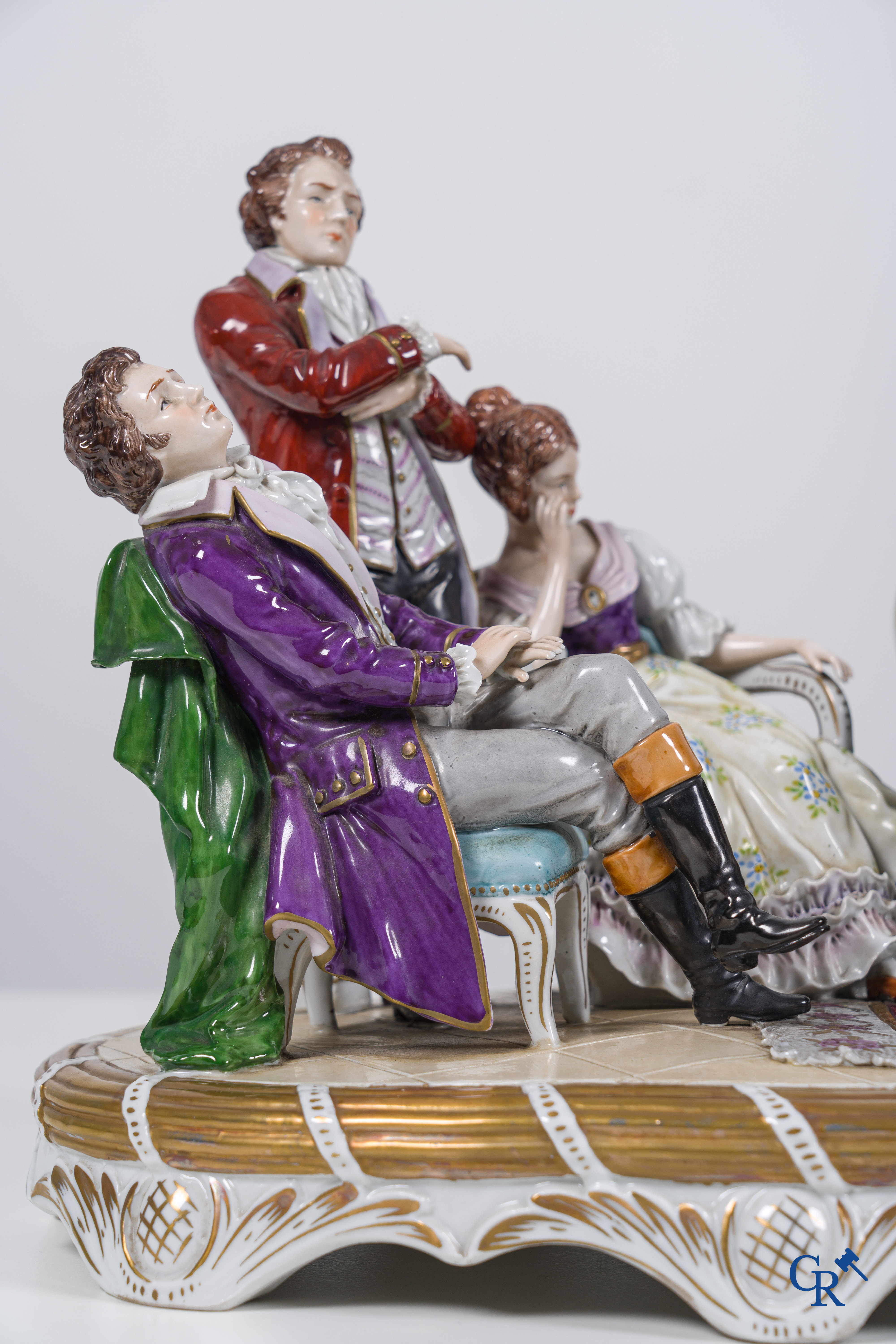 Porcelaine européenne, Sitzendorf, "Die Intimen bei Beethoven". Exceptionnel groupe en porcelaine de Saxe. Marqué.