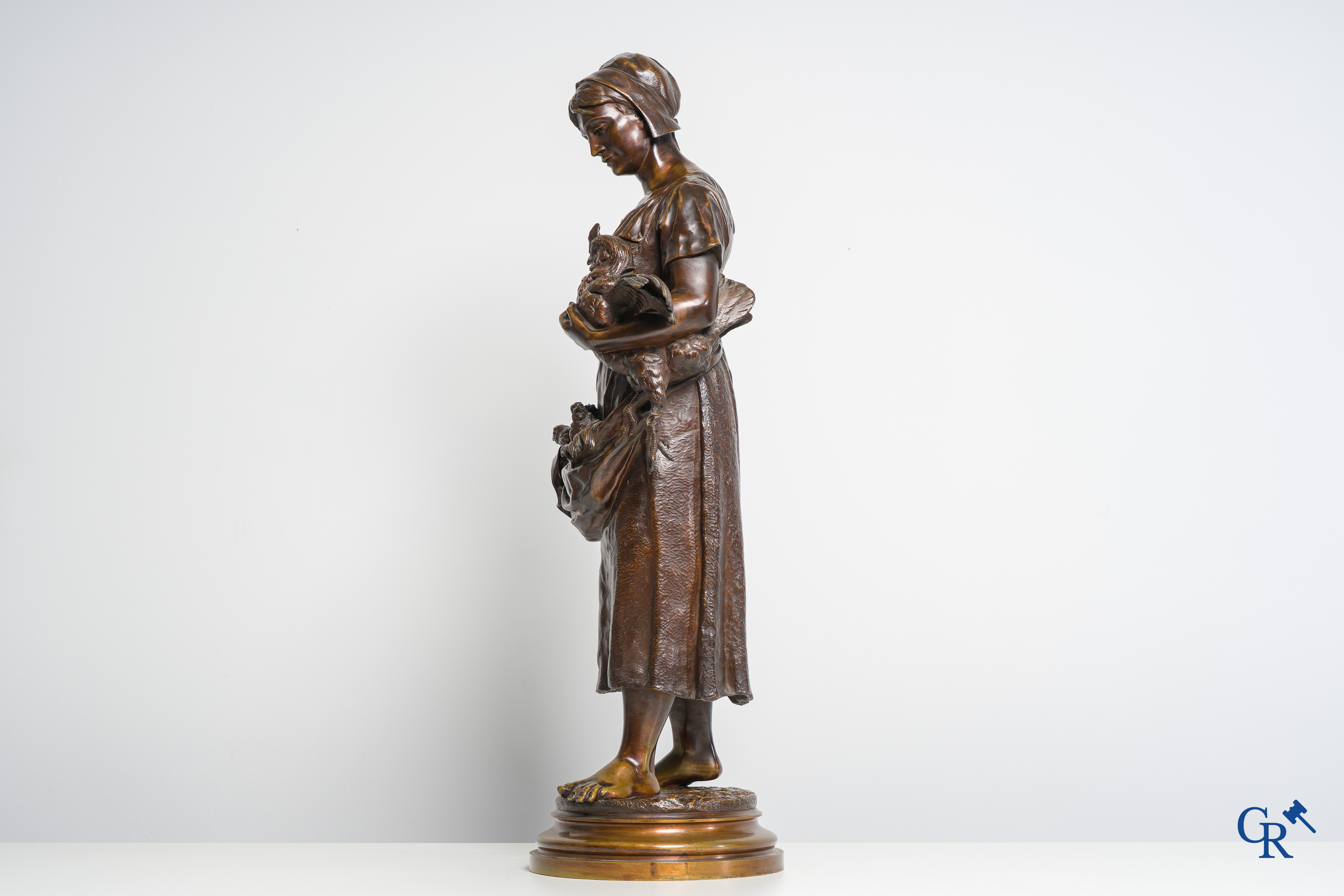 Alfred Barye (1839-1882): Bronze statue with brown patina. Farmer with hen and chicks.