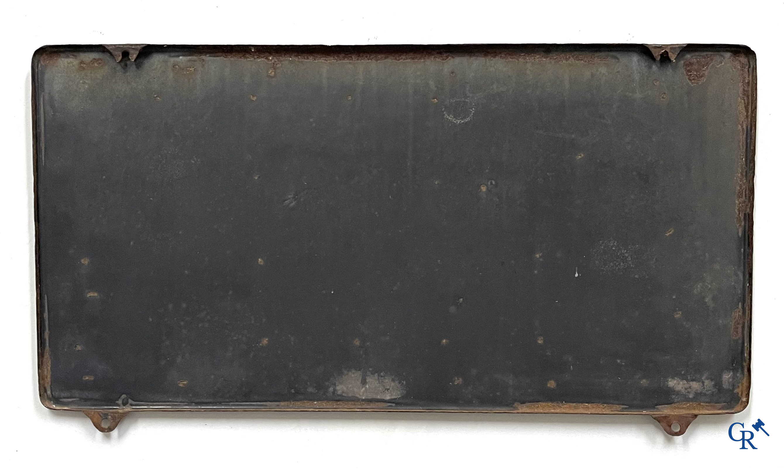 Mobiloil, Emaille reclamebord met grijze omranding en de Mobiloil Pegasus. Emaillerie Belge, T.P. Bruxelles 1953.