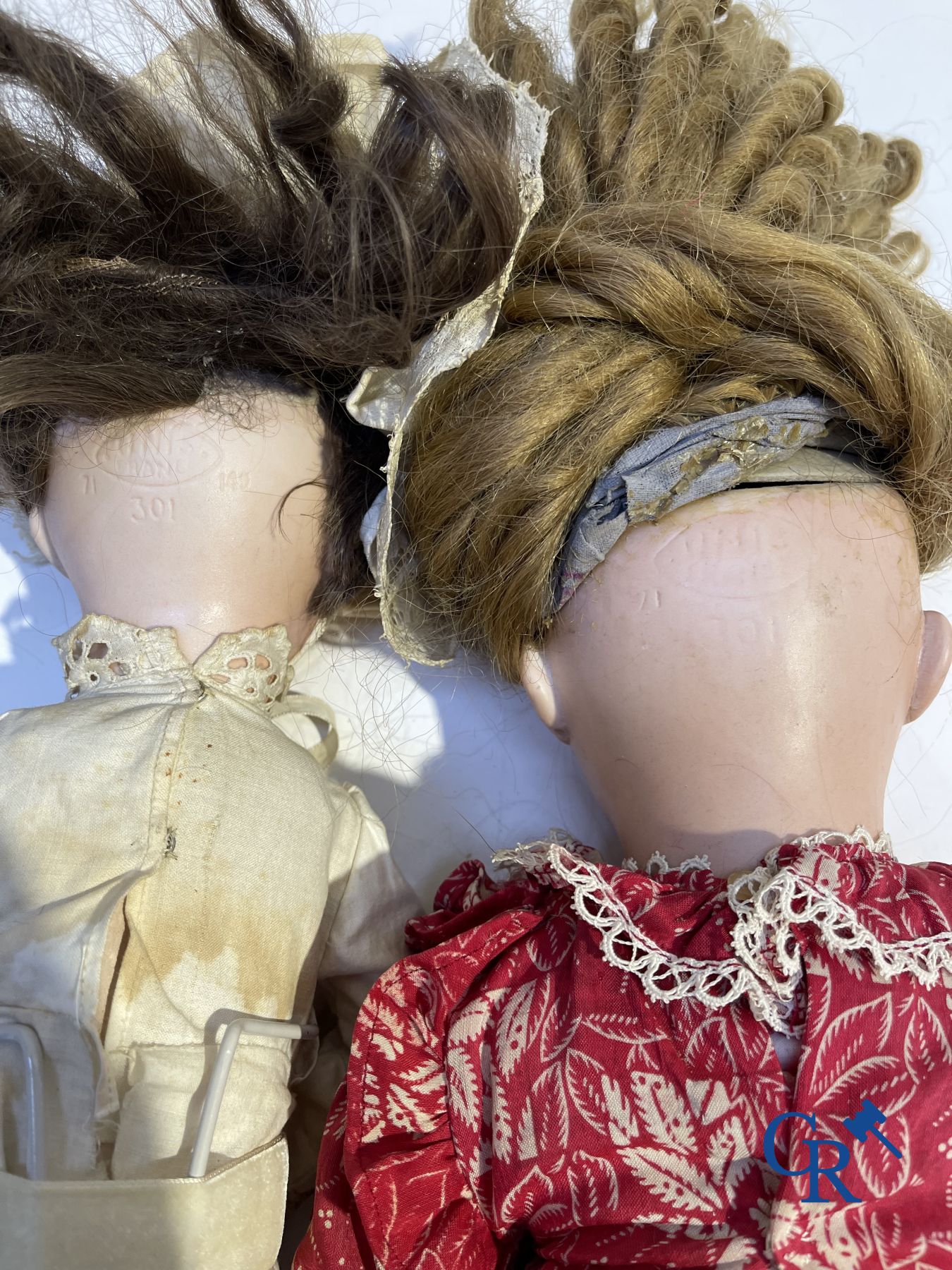 Toys: antique dolls: 4 antique dolls with porcelain head.