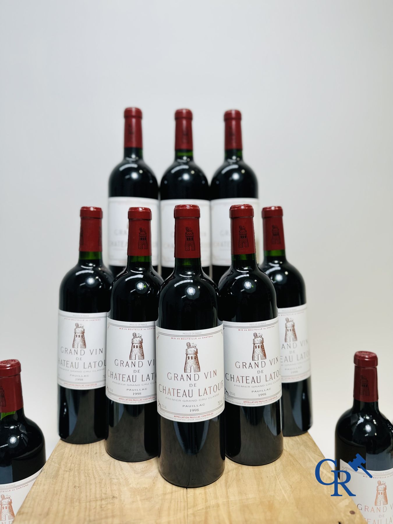 Vins - Bordeaux: Château Latour 1998, 0,75L. Rouge. 1er Grand Cru Classé. 12 bouteilles.