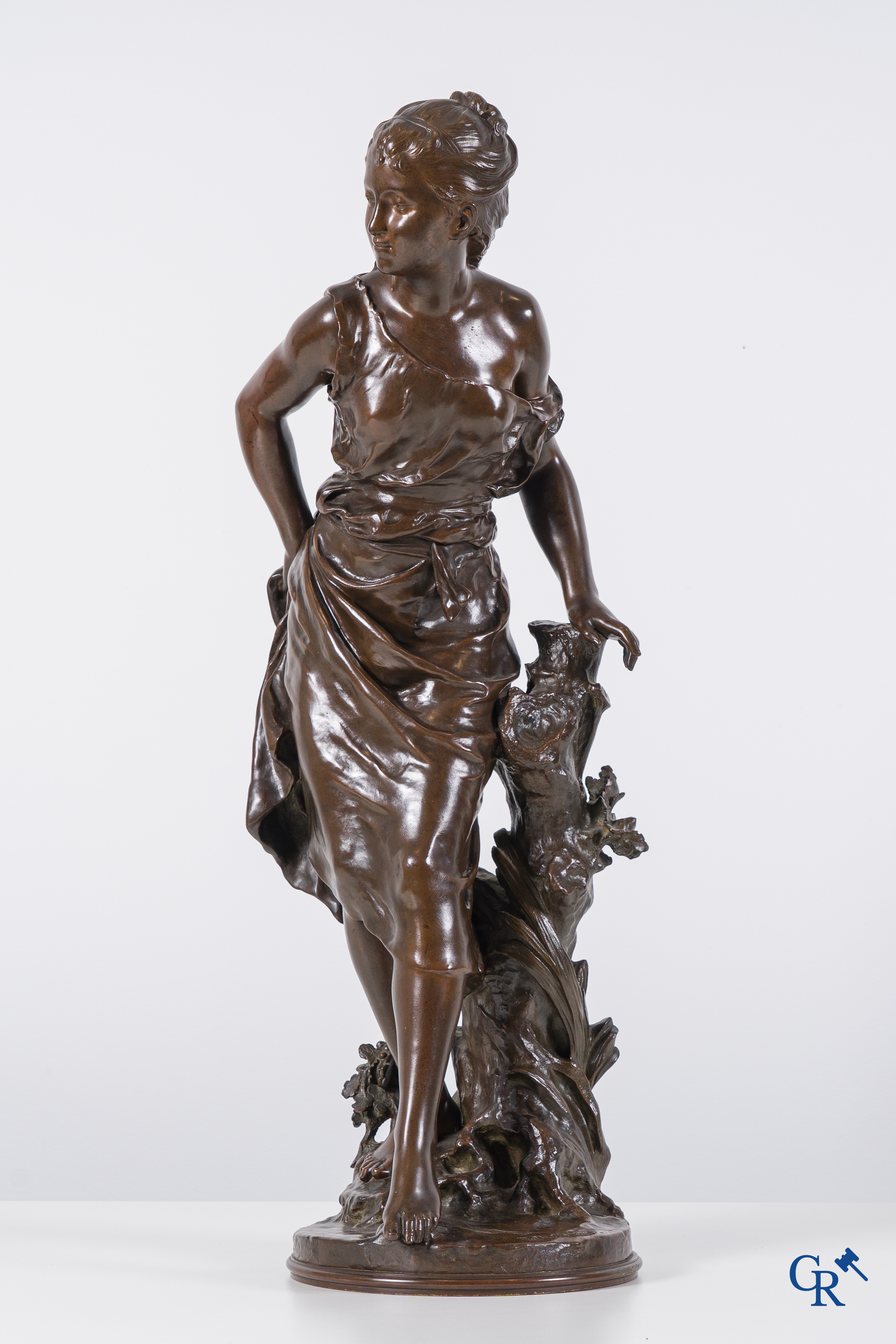 Mathurin Moreau (1822-1912) Beautiful bronze statue with brown patina. Signed Math. Moreau. 19th century.