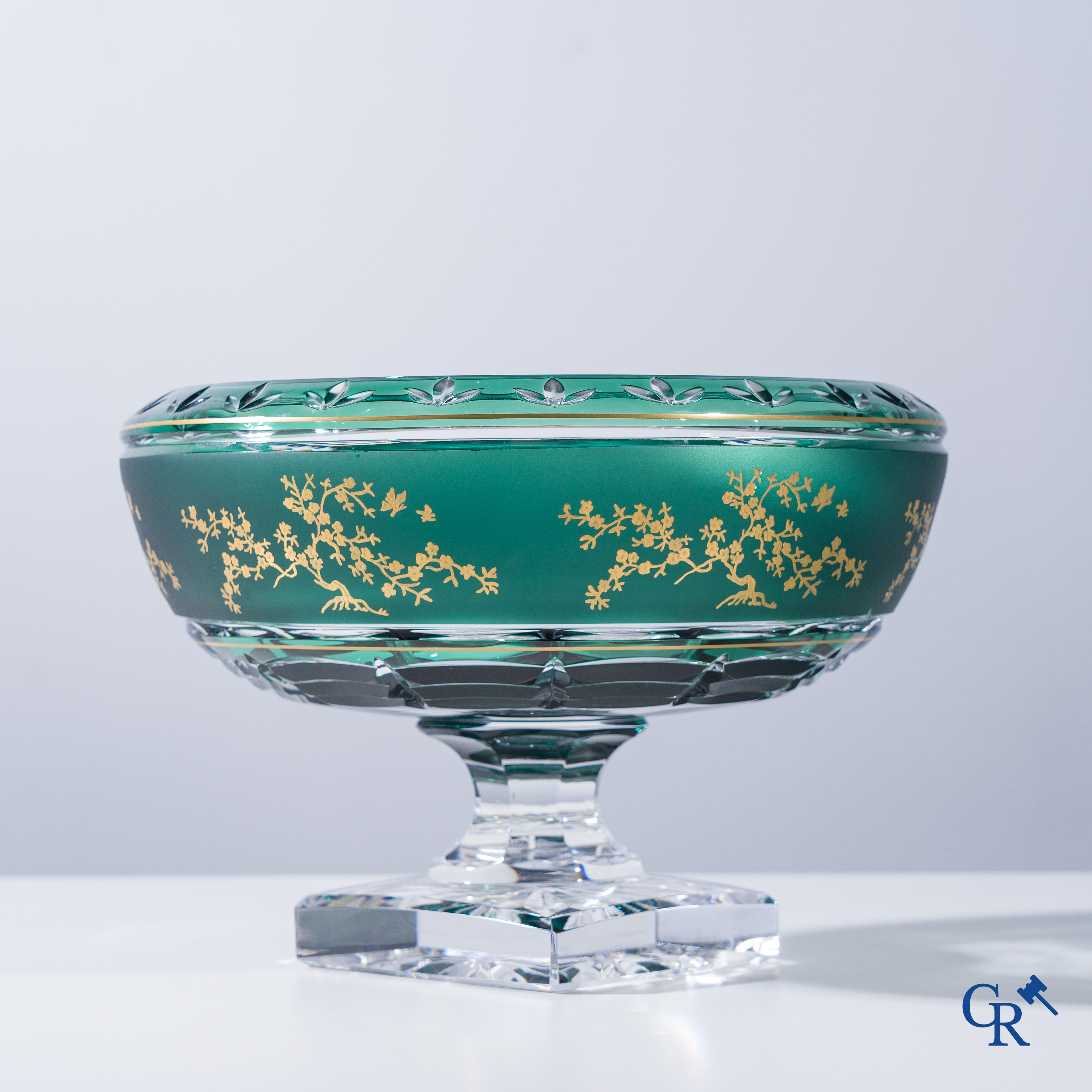 Val Saint Lambert, coupe in green crystal with a gilded decor in Japonizing style. Numbered 94/80 1/25.