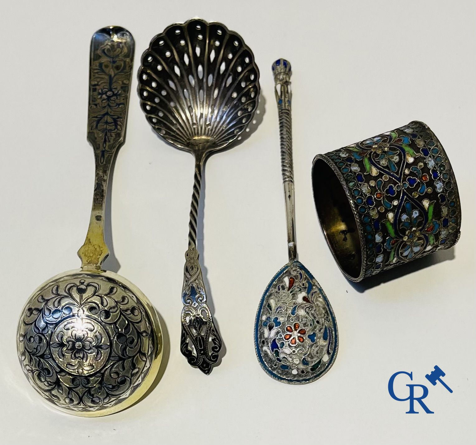 Russian silver: A lot with different pieces of Russian silver.