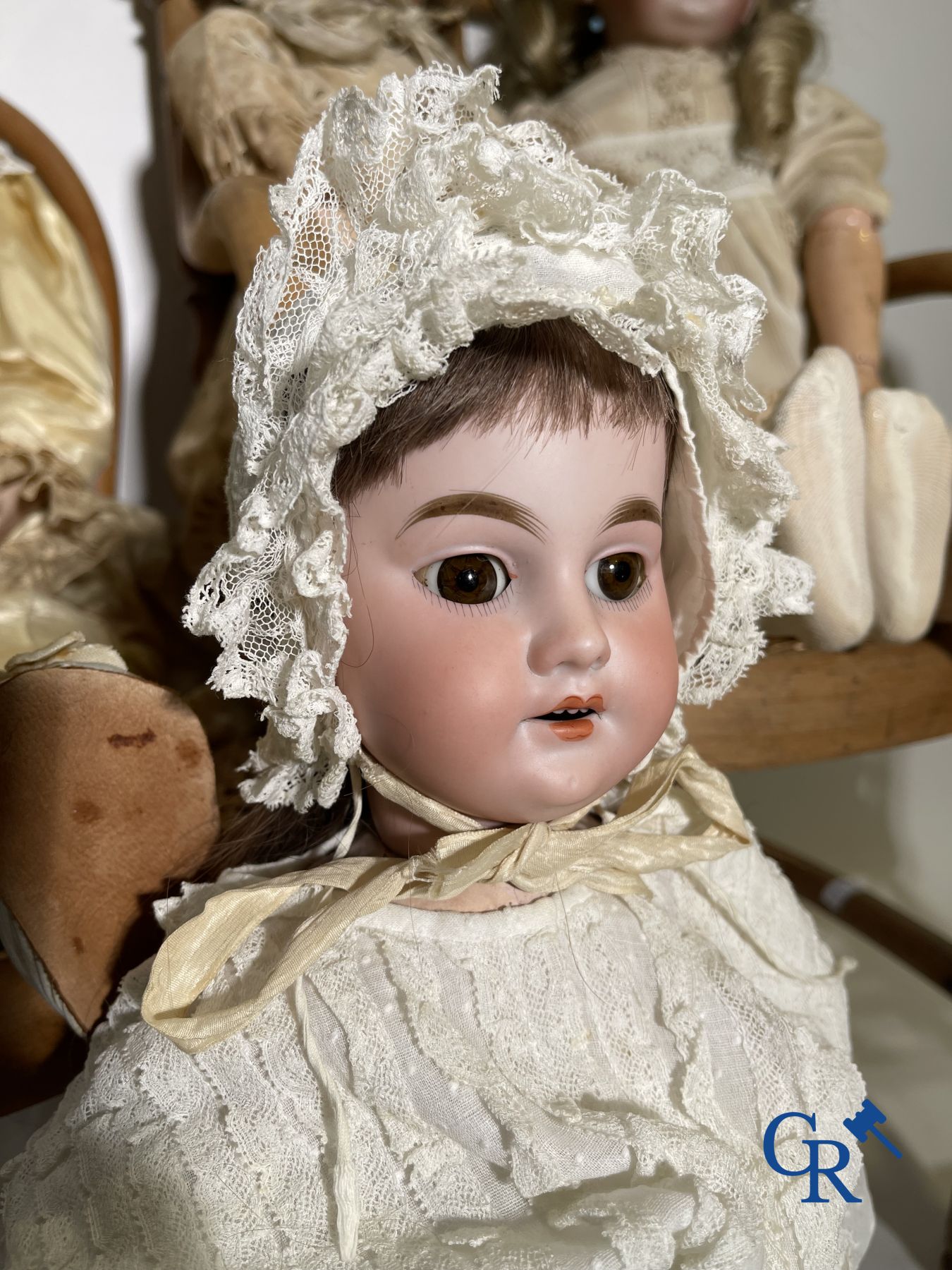 Toys: antique dolls: 6 German dolls with porcelain heads.