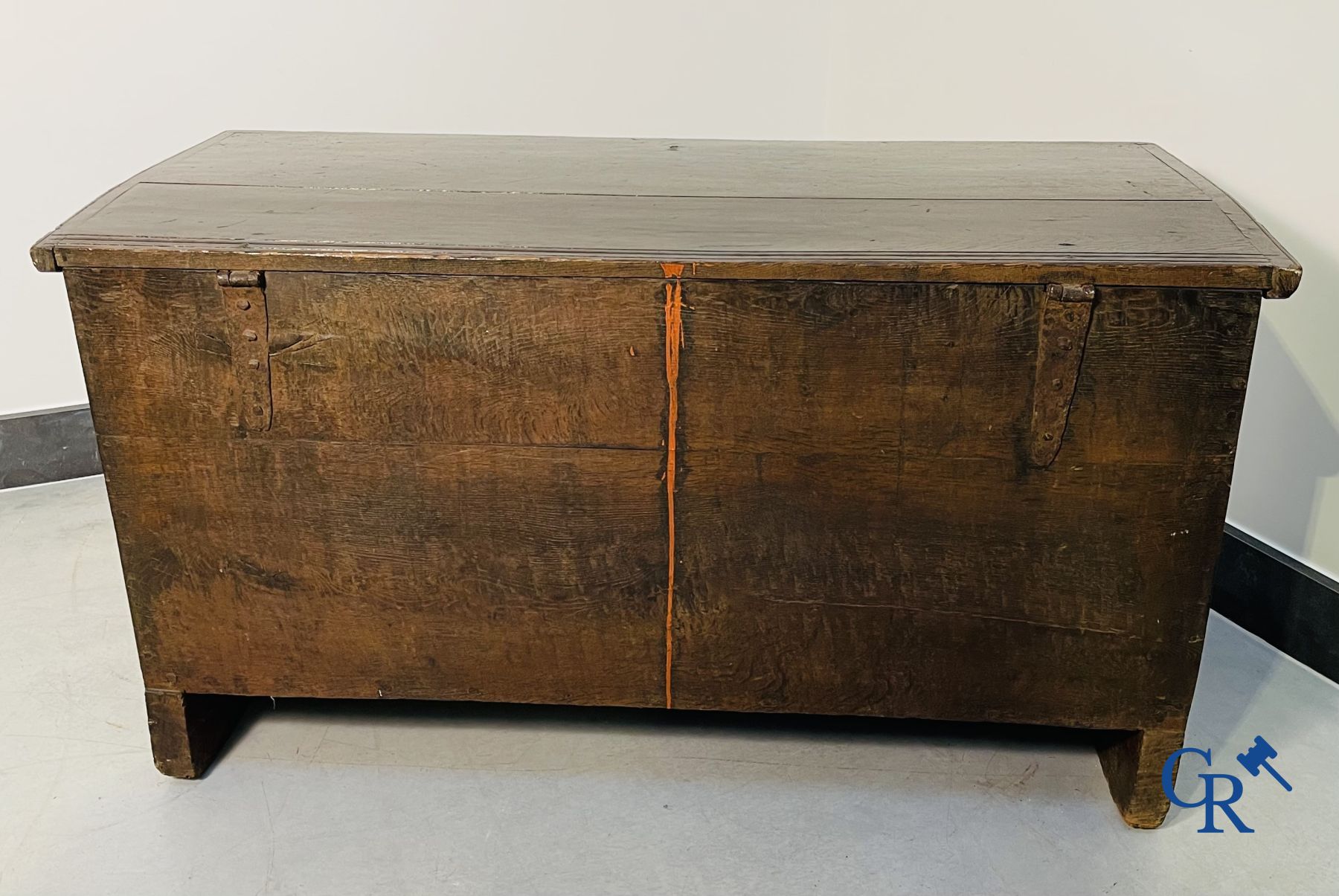 Furniture: Large sculpted oak chest. England, dated 1810.