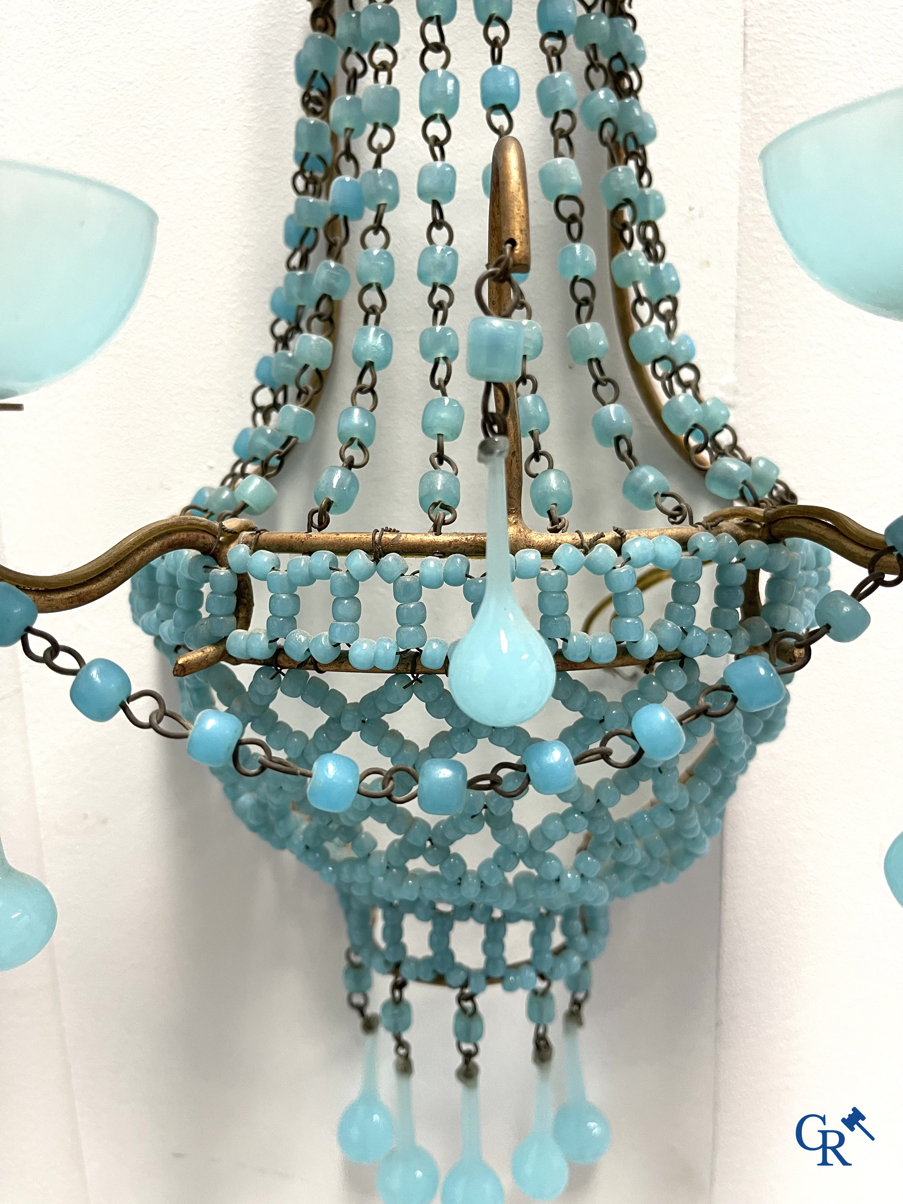 Lighting, chandeliers. A nice paire of appliques in gilded brass and blue opaline.