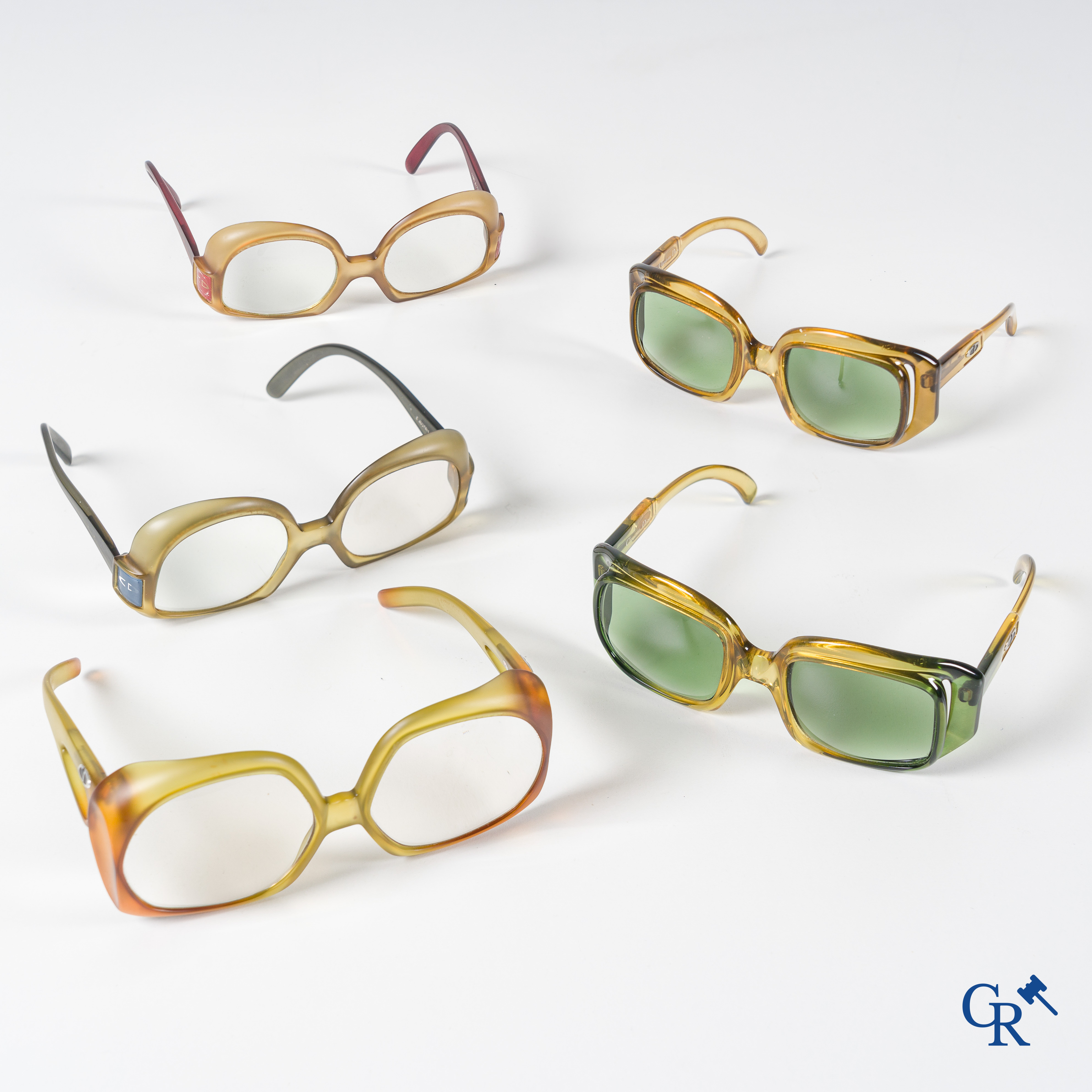 Mode/Vintage: Christian Dior. 5 paires de lunettes vintage. Vers 1970.