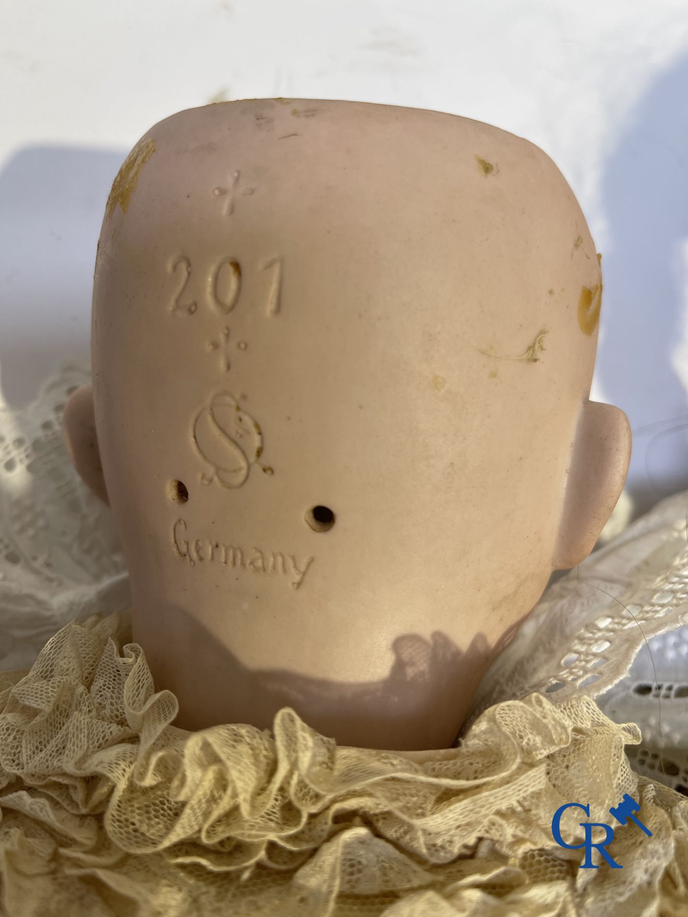 Jouets: poupées anciennes: un lot de 6 poupées allemands, tête porcelaine.