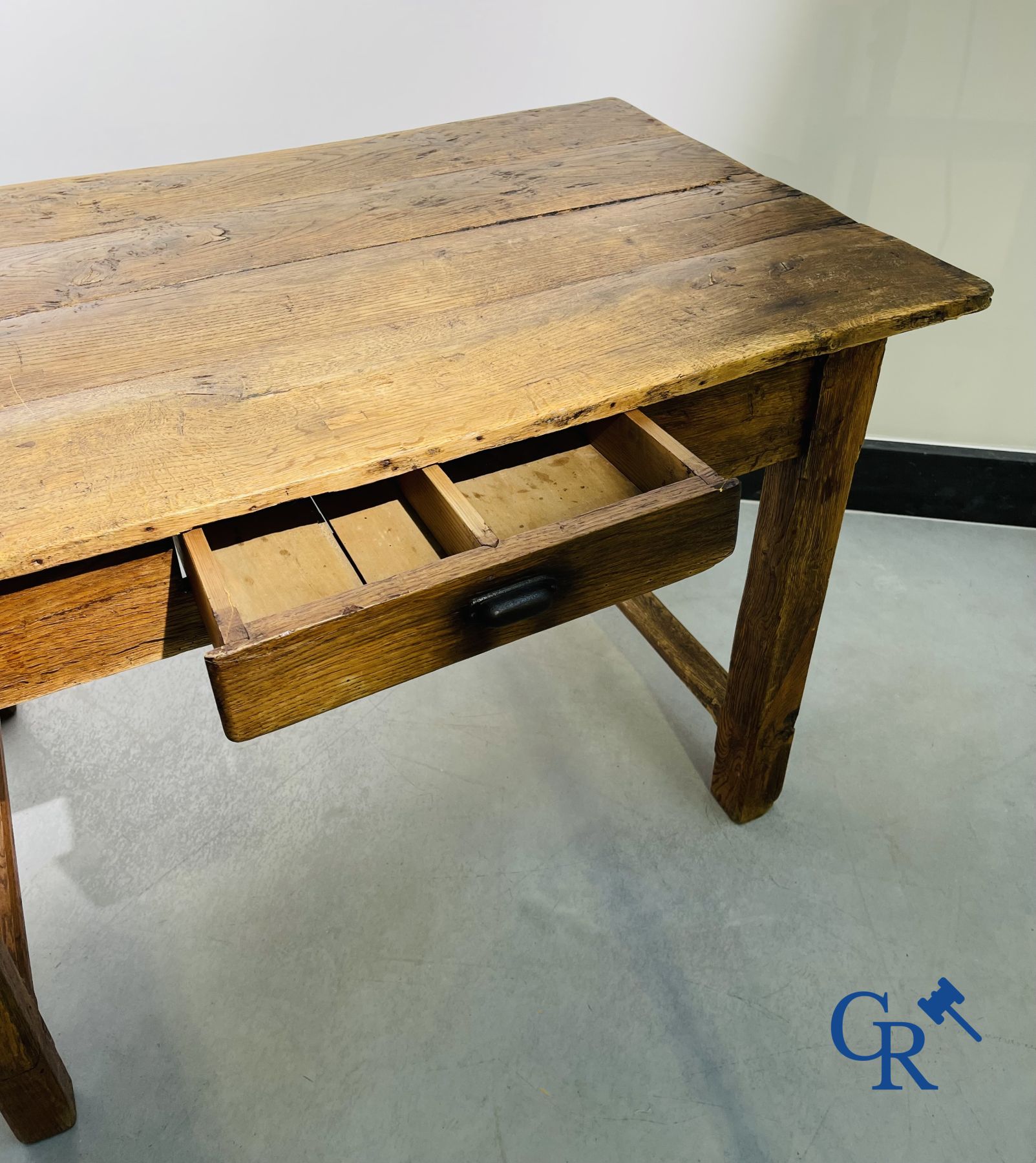 Large table in oak. 18th century.