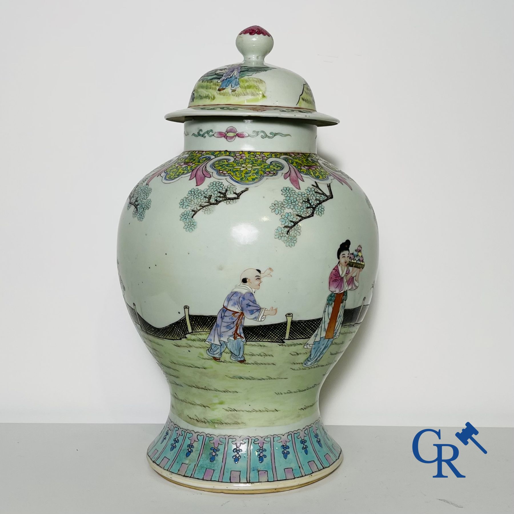 Chinese Porcelain: A Chinese famille rose lidded vase depicting Shou Lao.