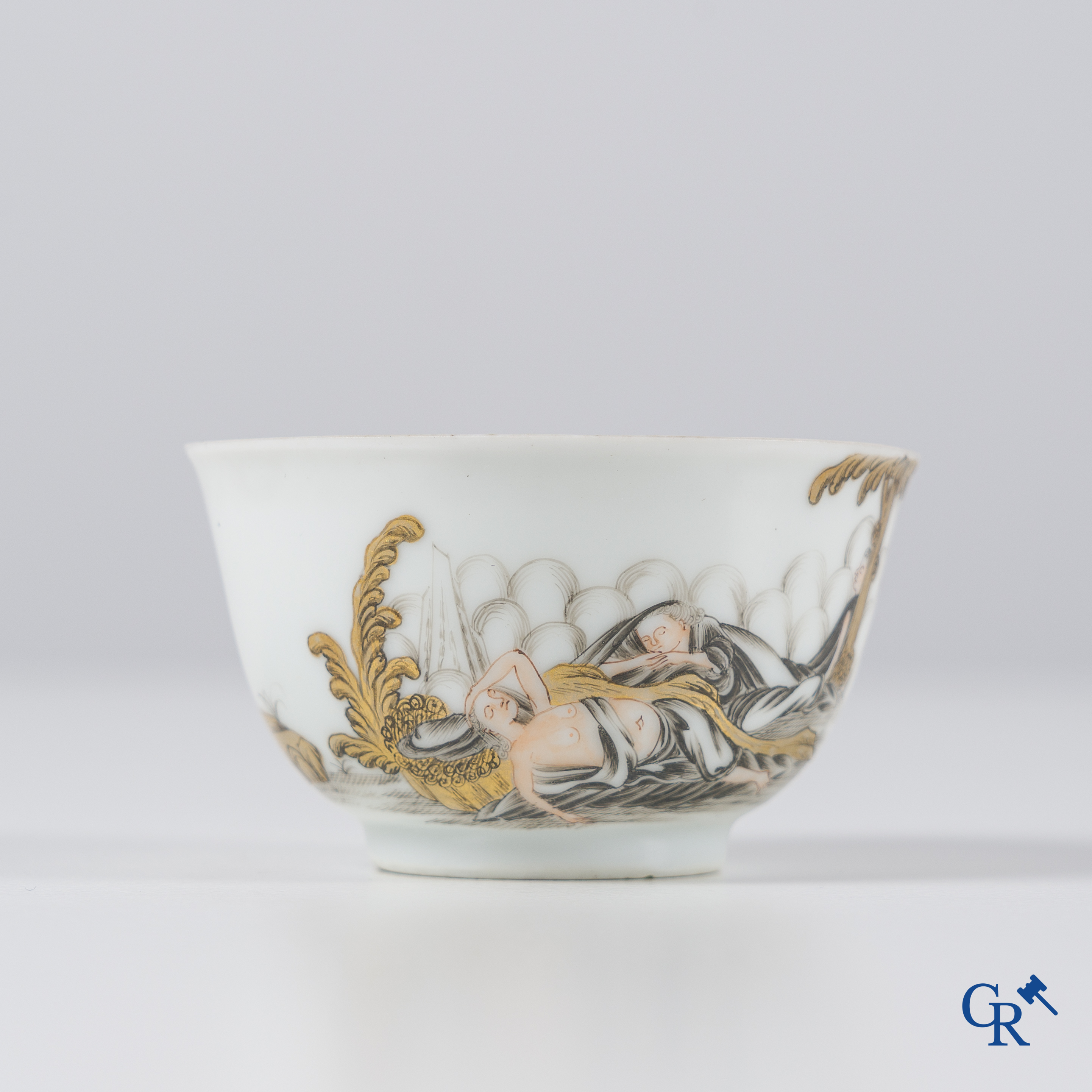 Aziatica: Chinees porselein met grisaille en famille rose decor, Compagnie des Indes. 18e eeuw.