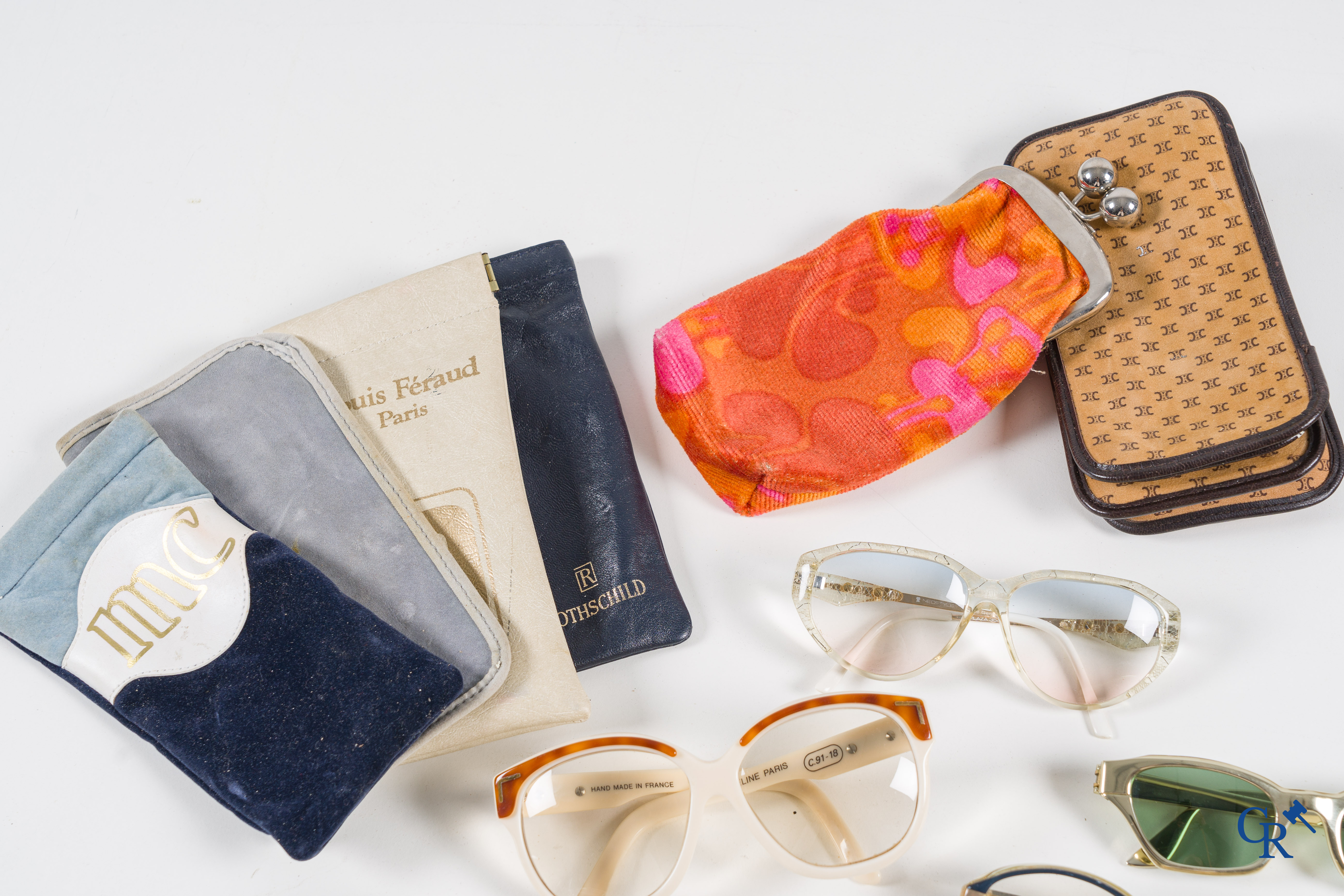 Fashion/Vintage: A large lot of vintage glasses. 28 pieces. Nina Ricci, Jean Patou, Louis Feraud, Porsche Design, etc.