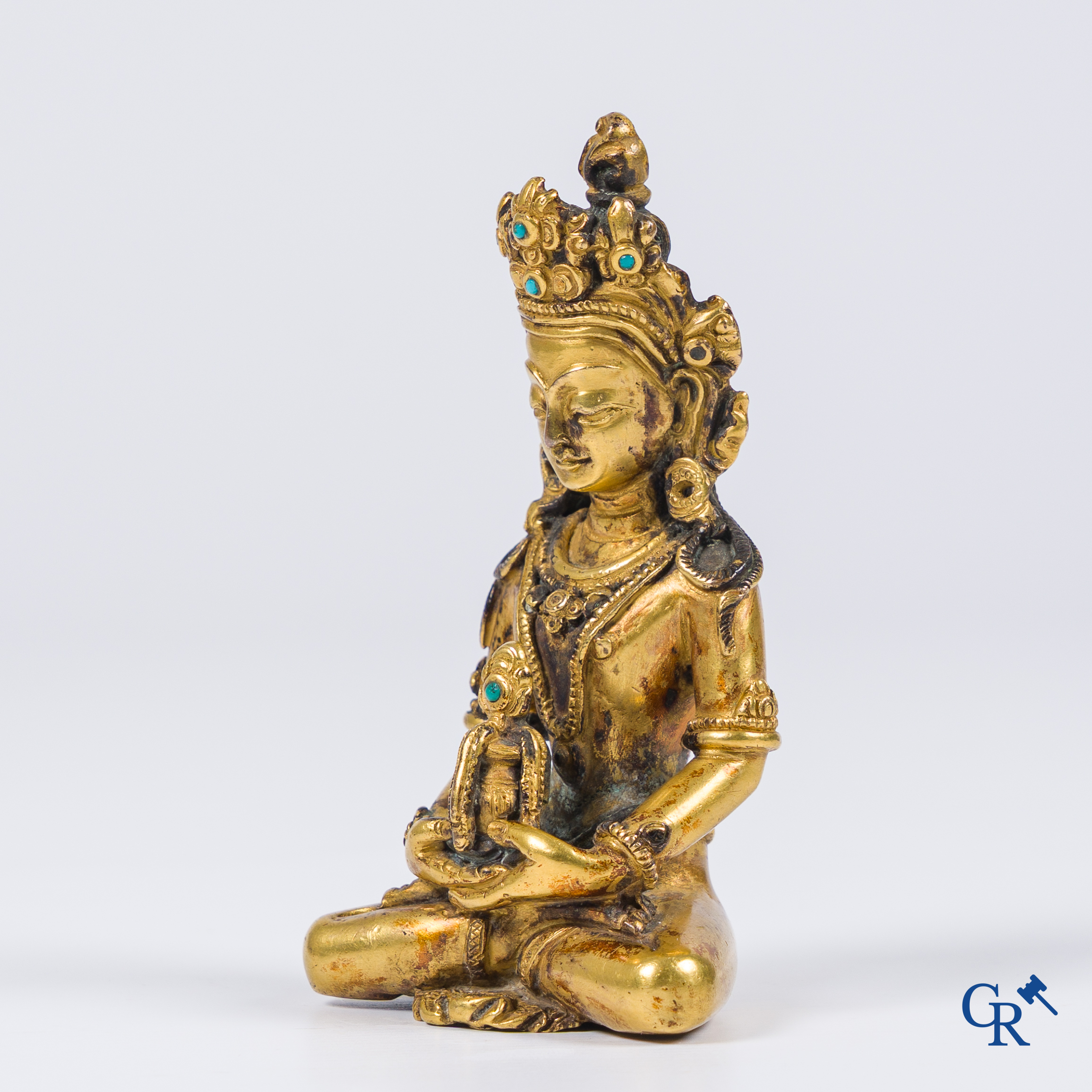 Aziatica, een uitzonderlijke fijn vergulde met turquoise ingelegde bronzen Sino-Tibetaanse voorstelling van Vajrasattva.